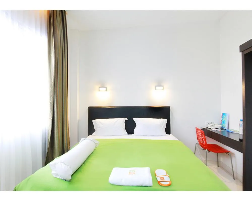 Standard King Room in Emerald Hotel