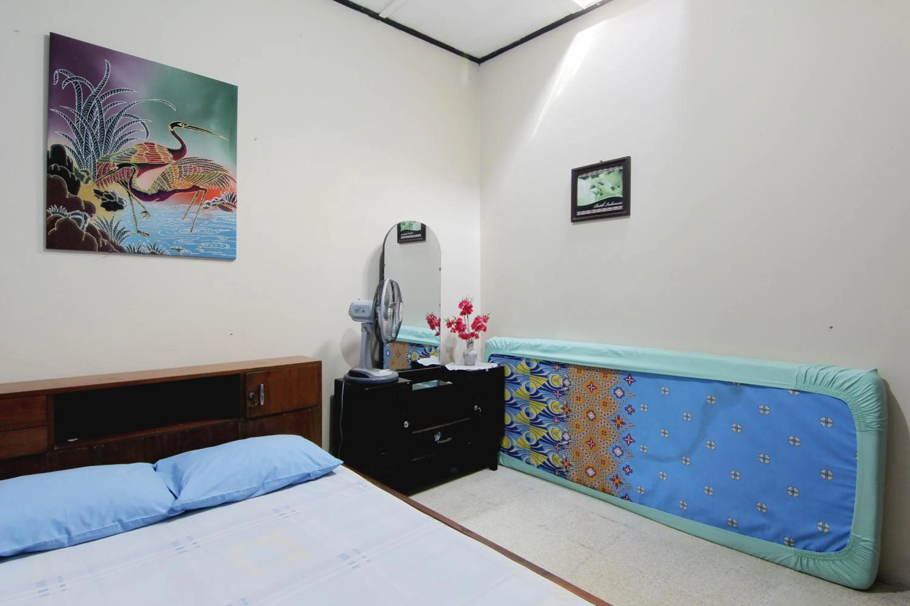 Standard Double Room with Shared Bathroom in Batik Trinidar Homestay
