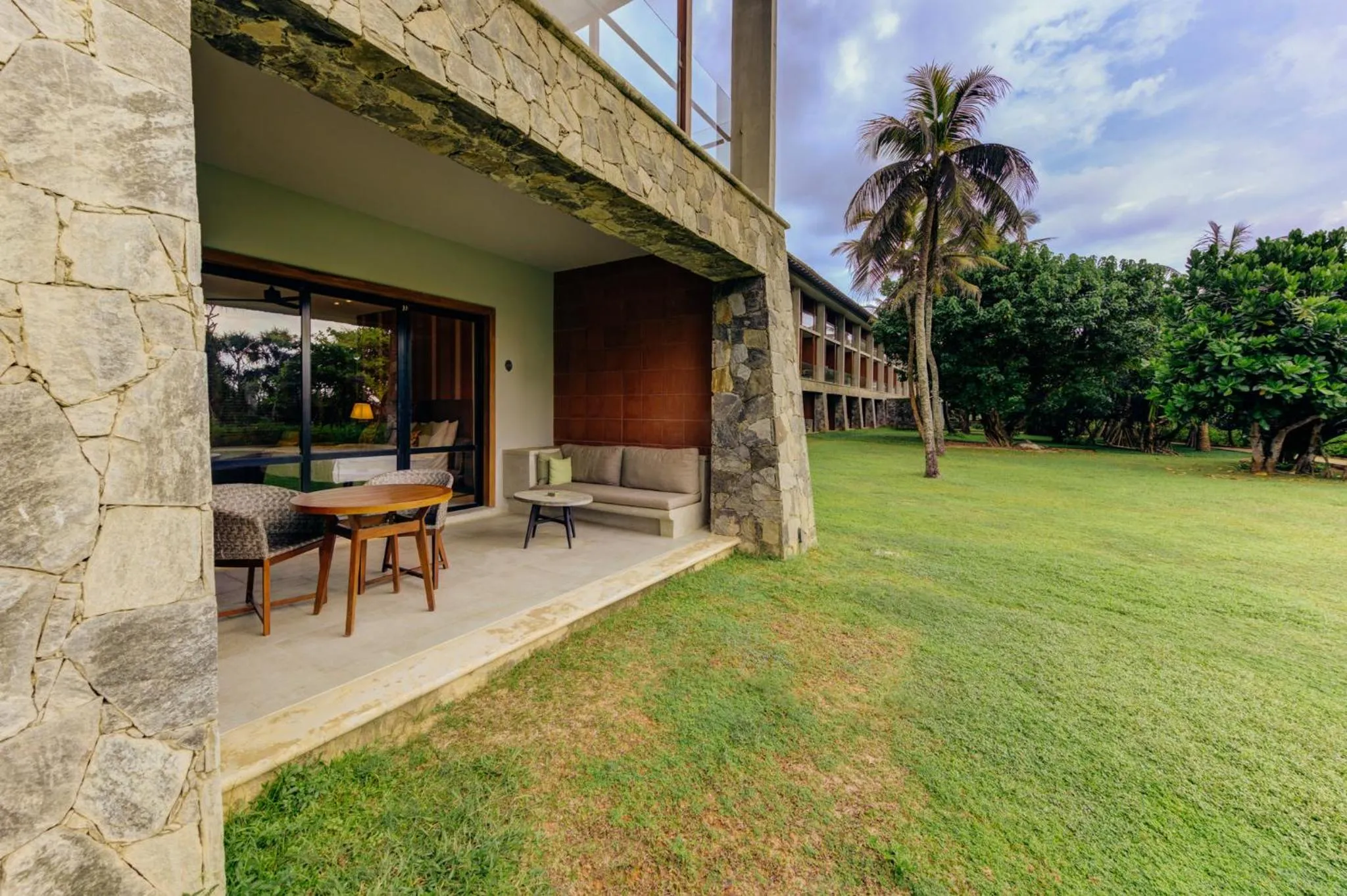 	 Luxury Seafront Garden Terrace King - single occupancy - Discounts (10% on SPA, 5% on Water Sports) in Cinnamon Bentota Beach - Signature Selection