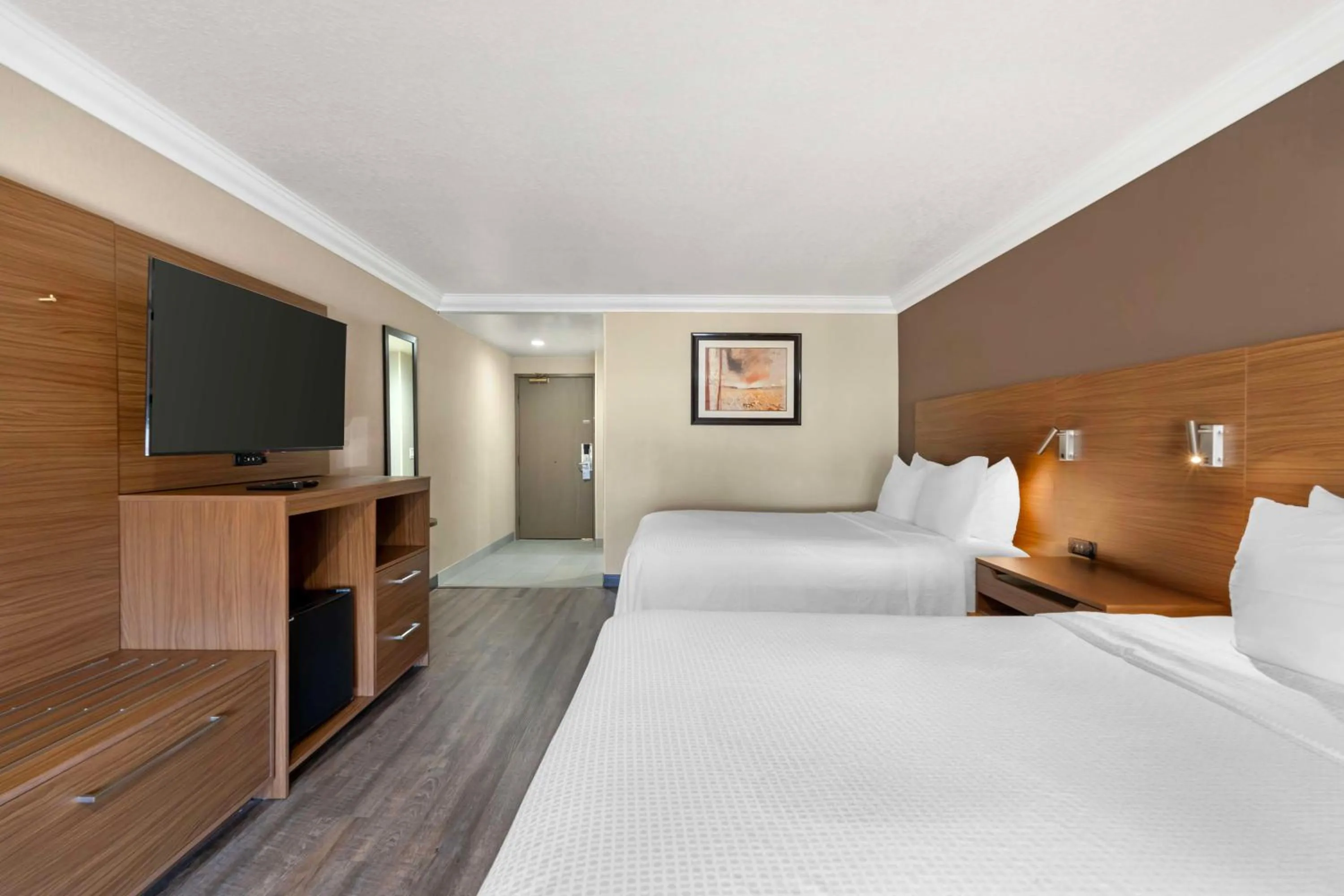 Queen Room with Two Queen Beds in Best Western Plus Newport Mesa Inn