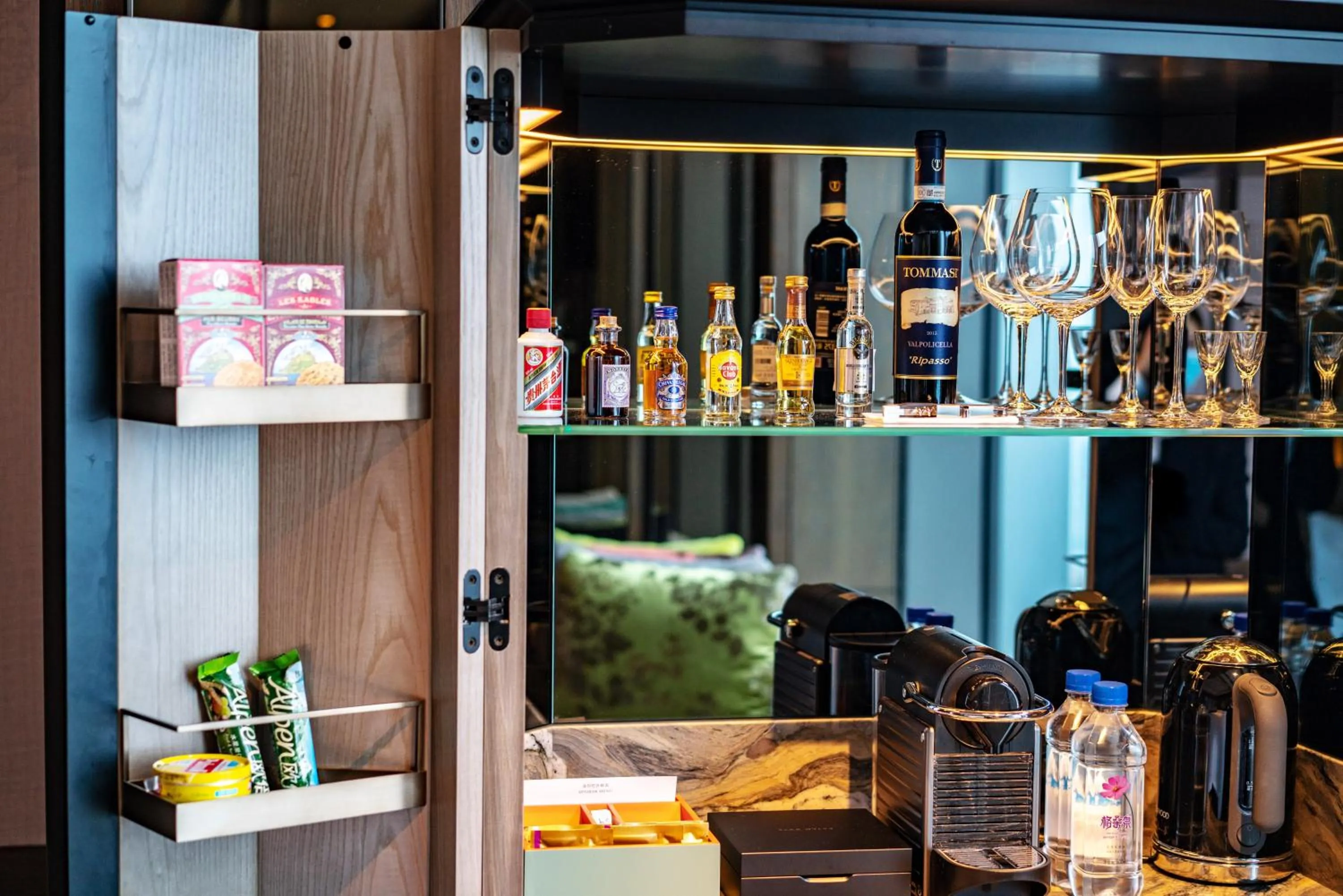 Deluxe King Room with Skyline View in Park Hyatt Shenzhen