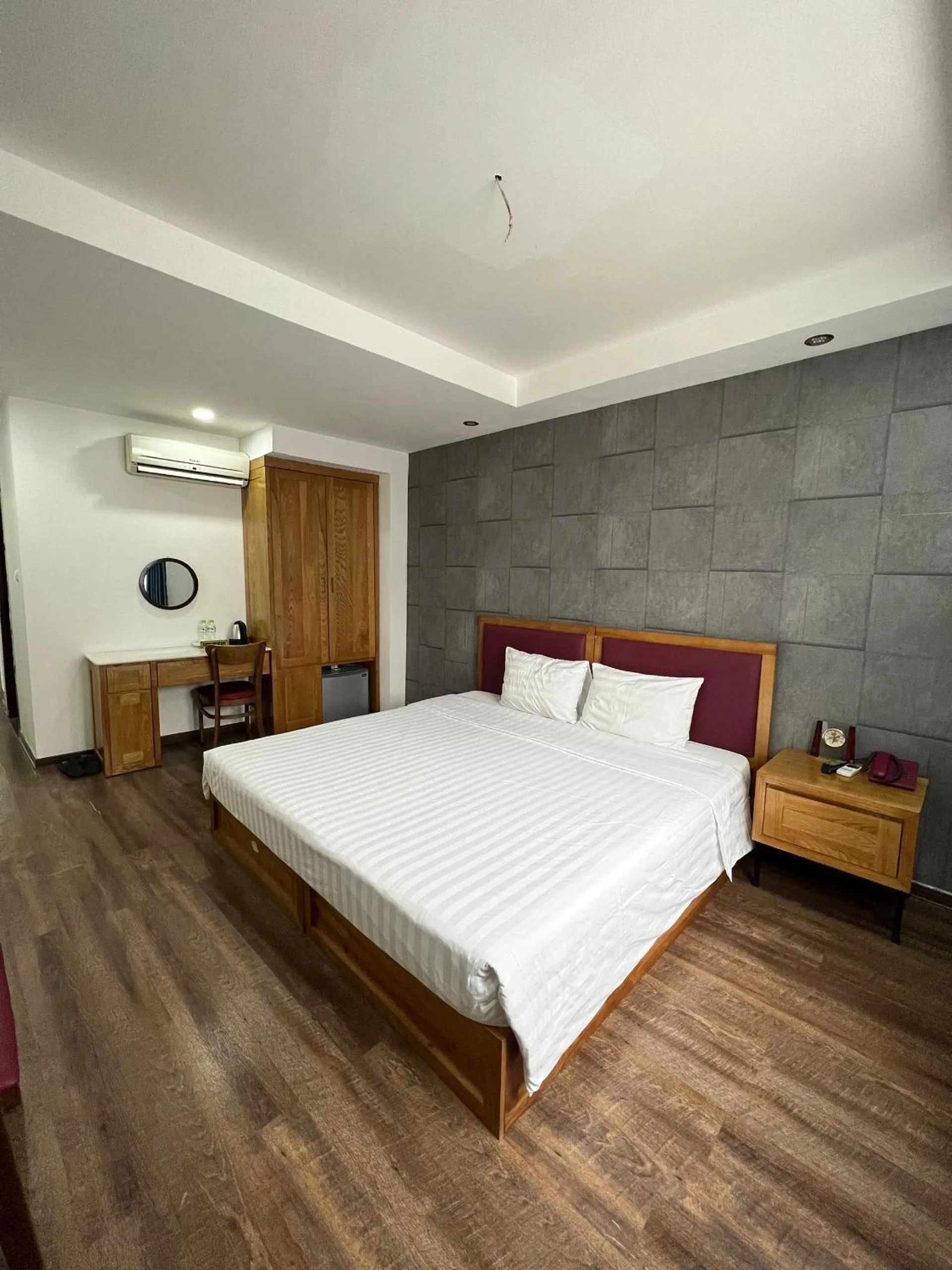 Deluxe Double or Twin Room in Holiday Suites Hotel & Spa