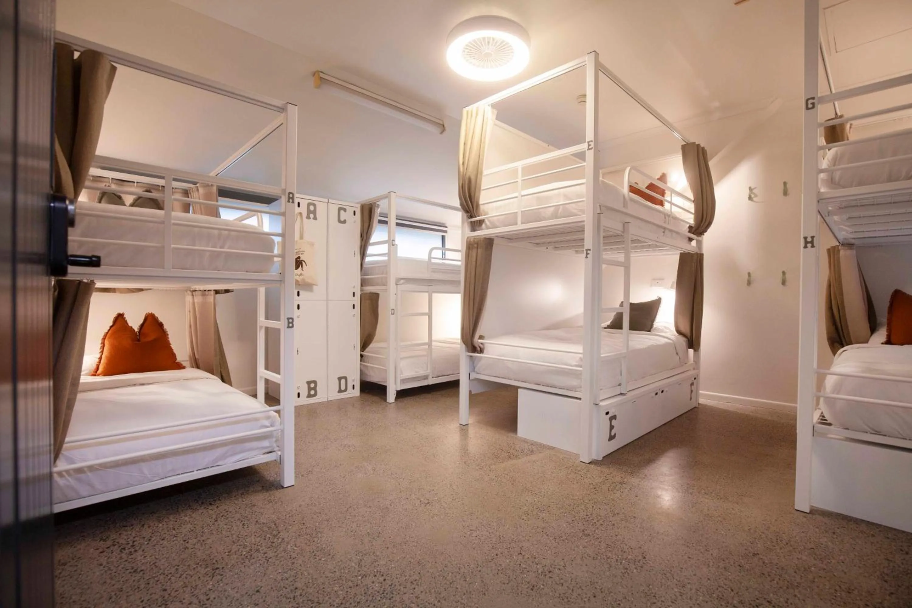 8 Bed Private room  in Little Drifter Cairns