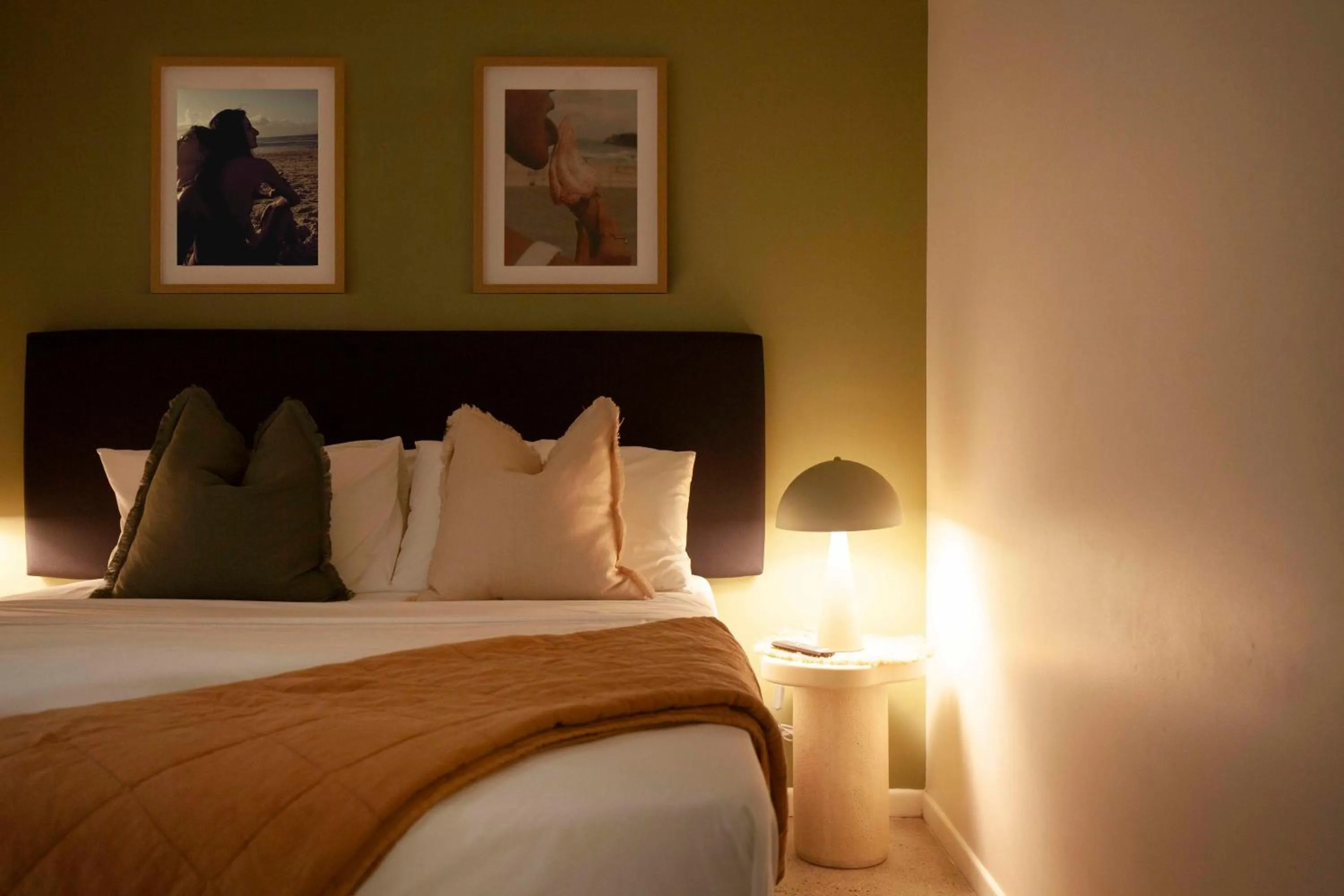 Private Queen Room in Little Drifter Cairns