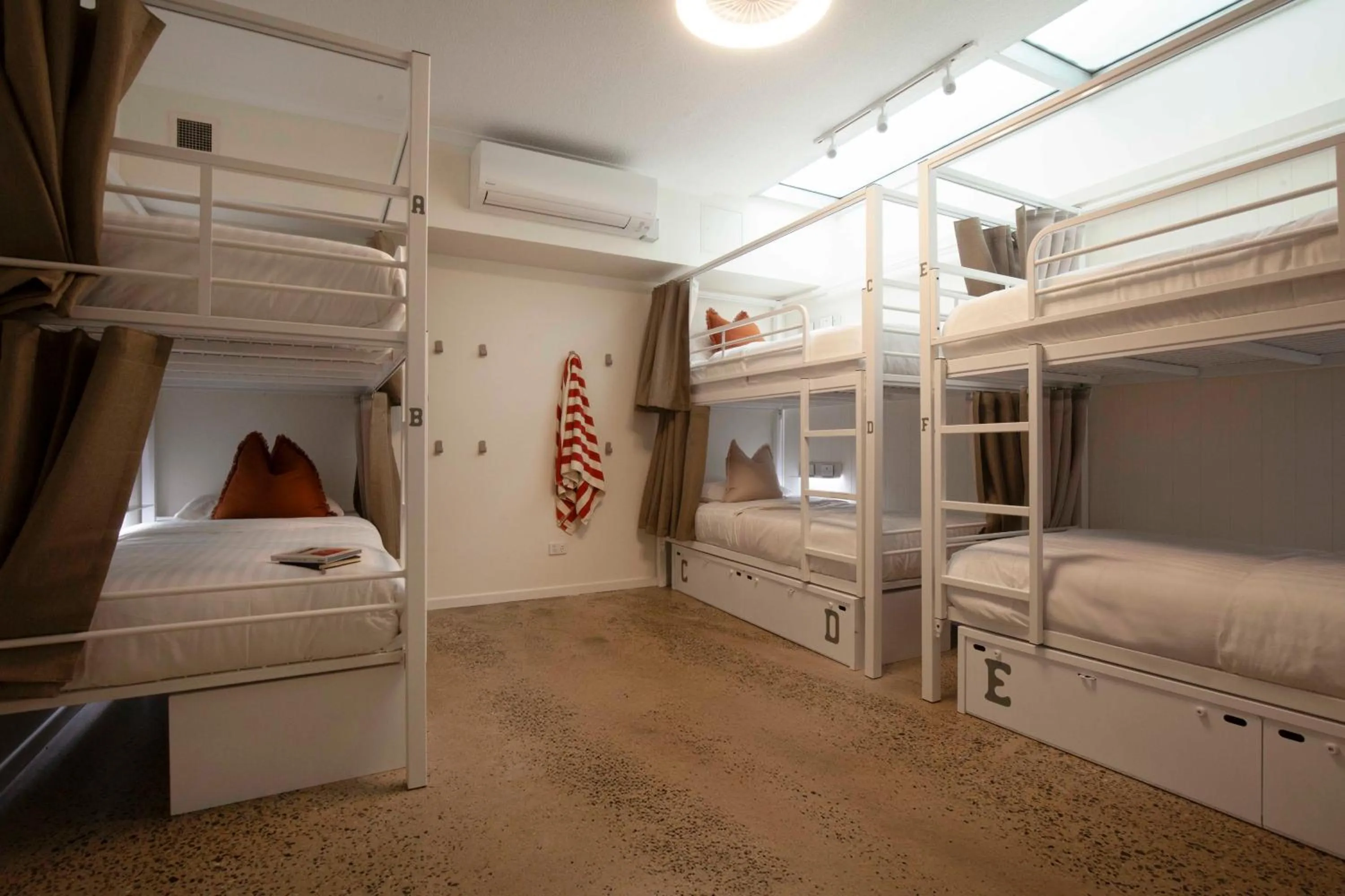 6 Bed Private room  in Little Drifter Cairns