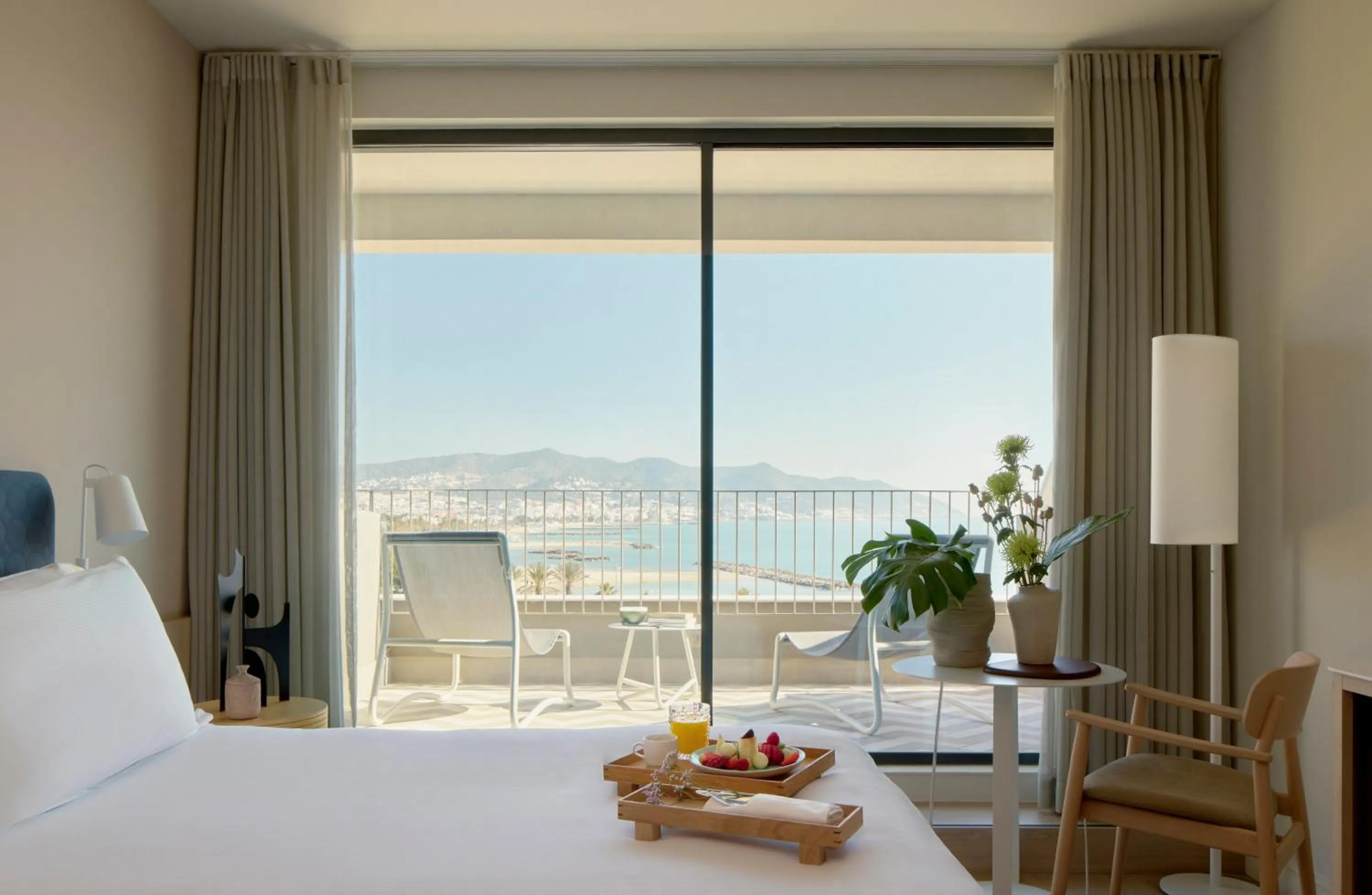 Superior ME Lateral Sea View in ME Sitges Terramar