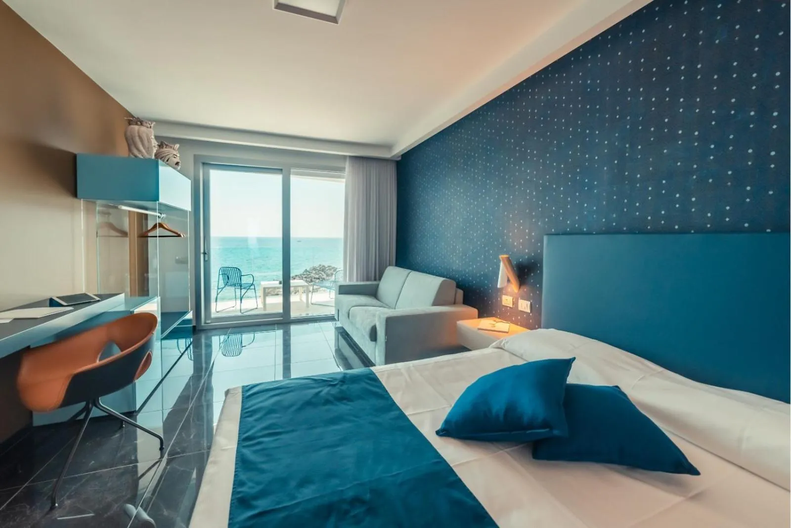 Deluxe Double Room with Sea View in Nautilus Hotel