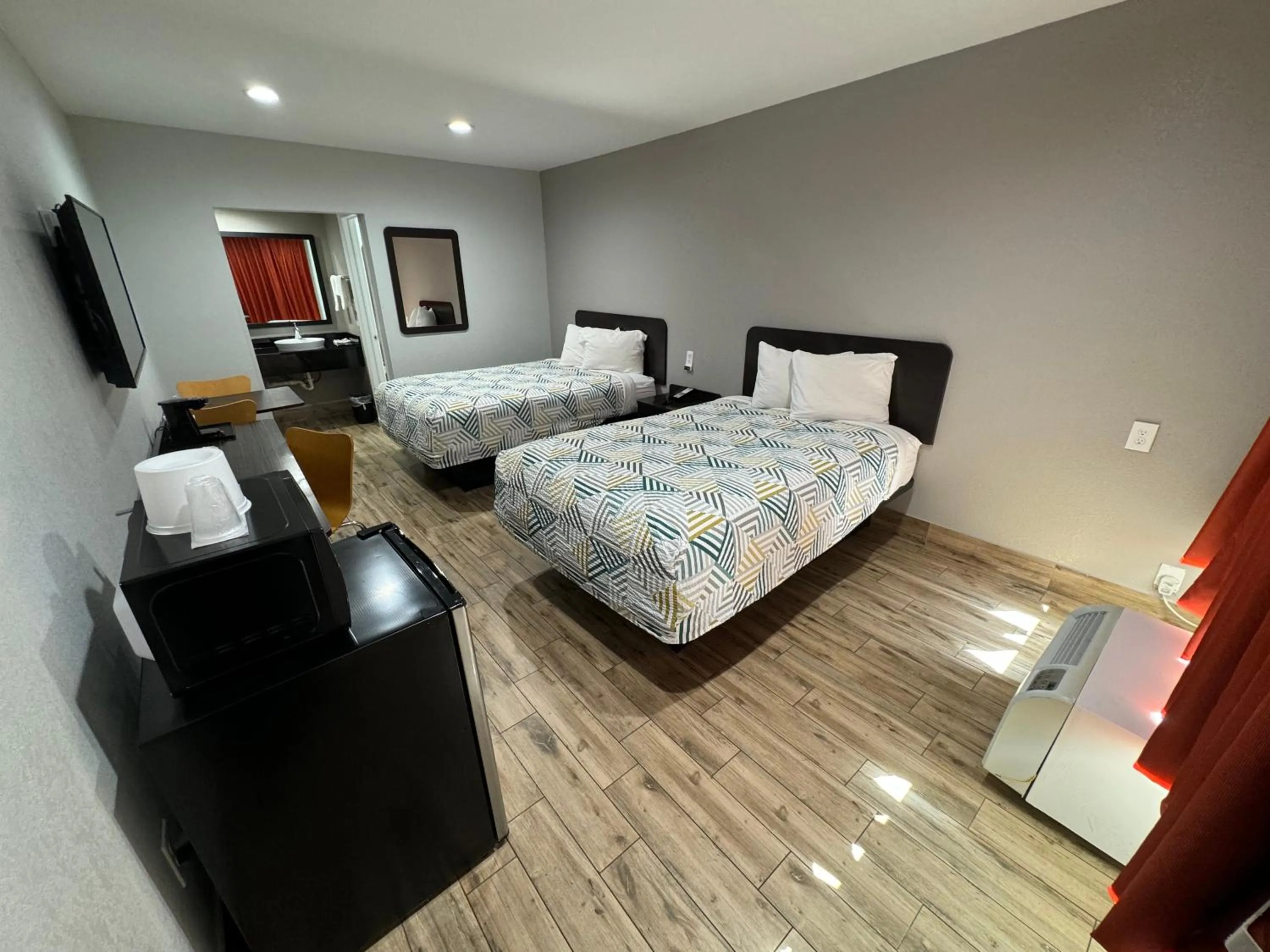 Deluxe Quadruple Room - Non-Smoking in Motel 6 Englewood, FL