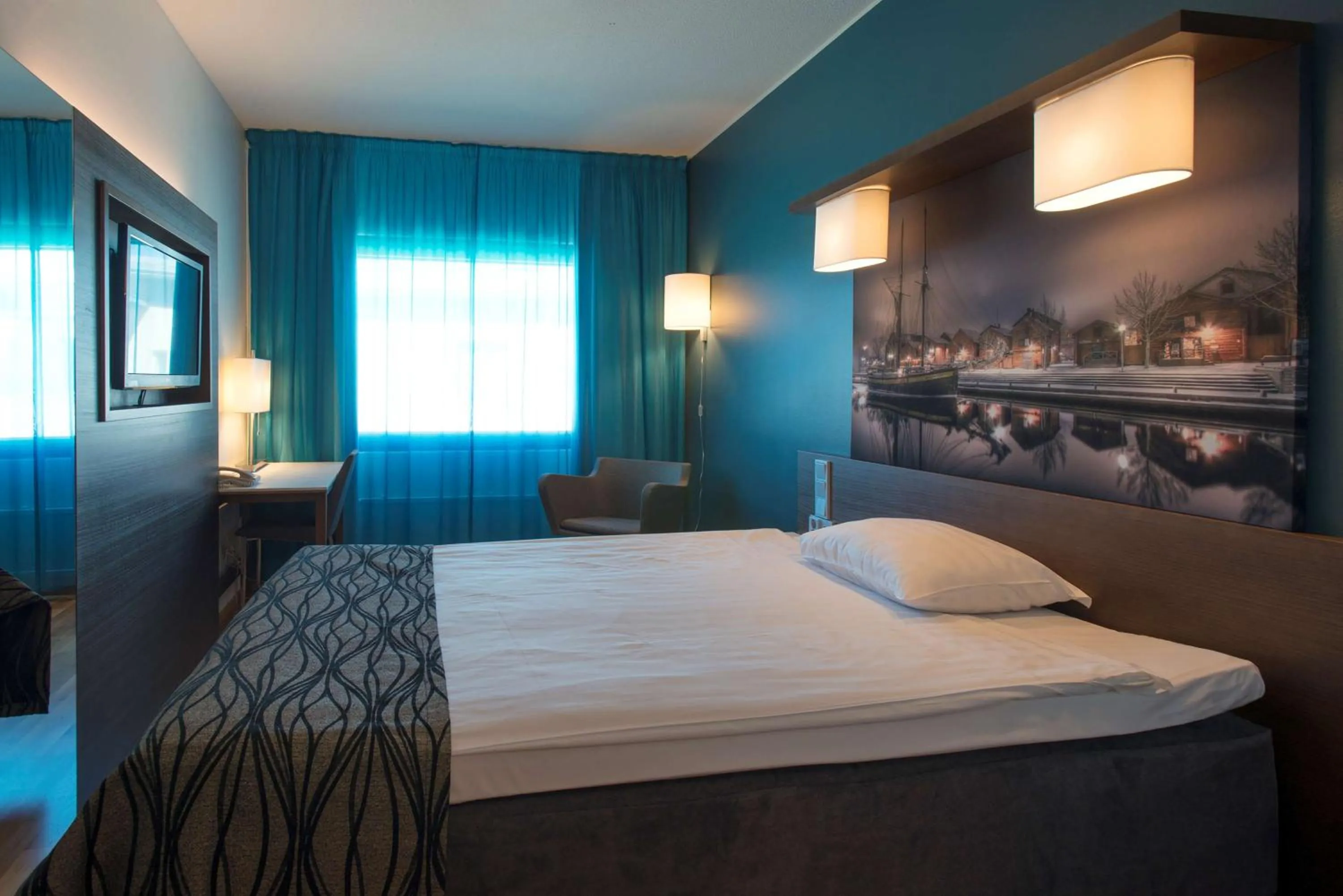 Standard Double Room in Scandic Oulu Station