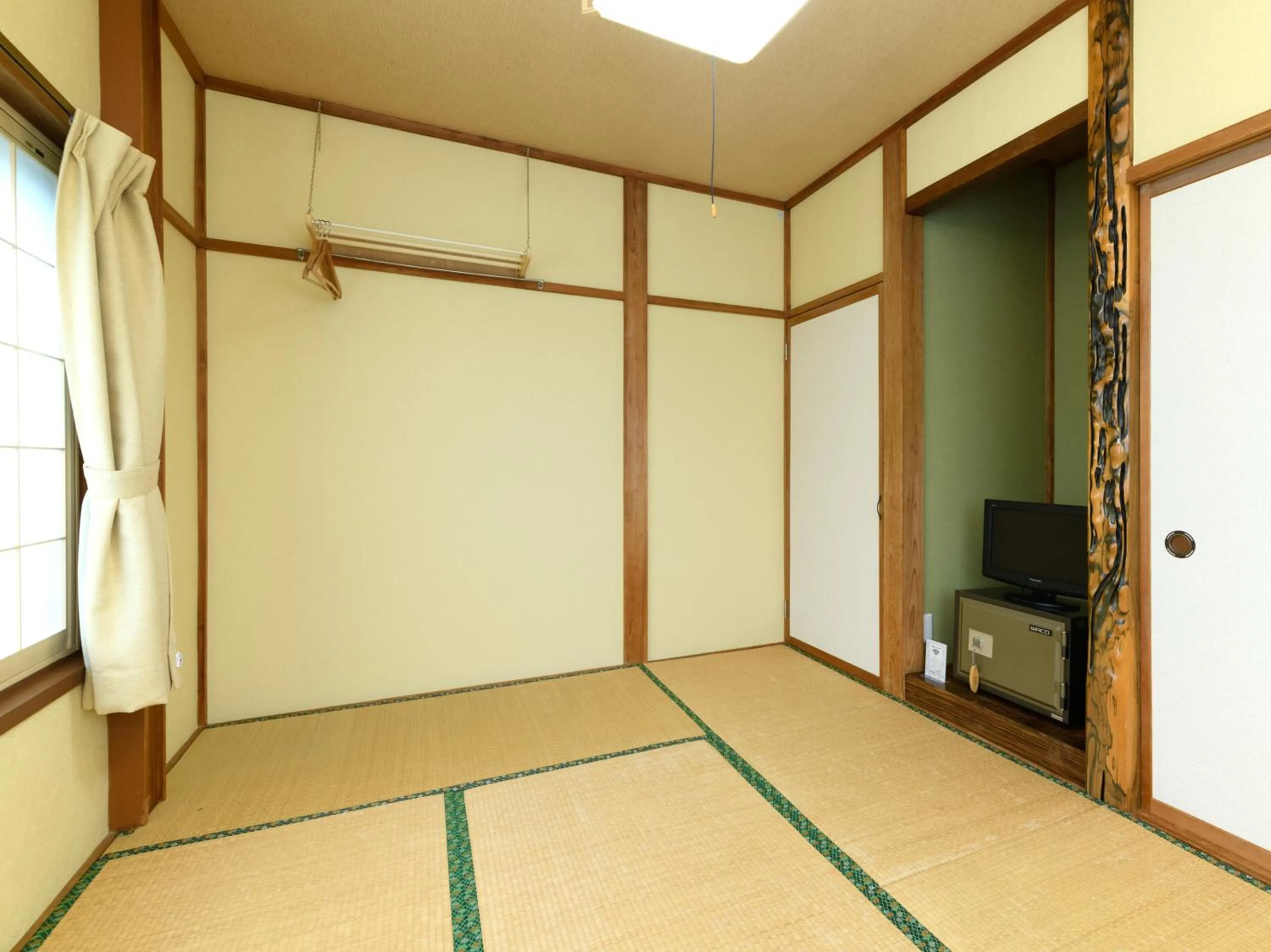 Twin Room with Shared Bathroom - single occupancy in Tabataya