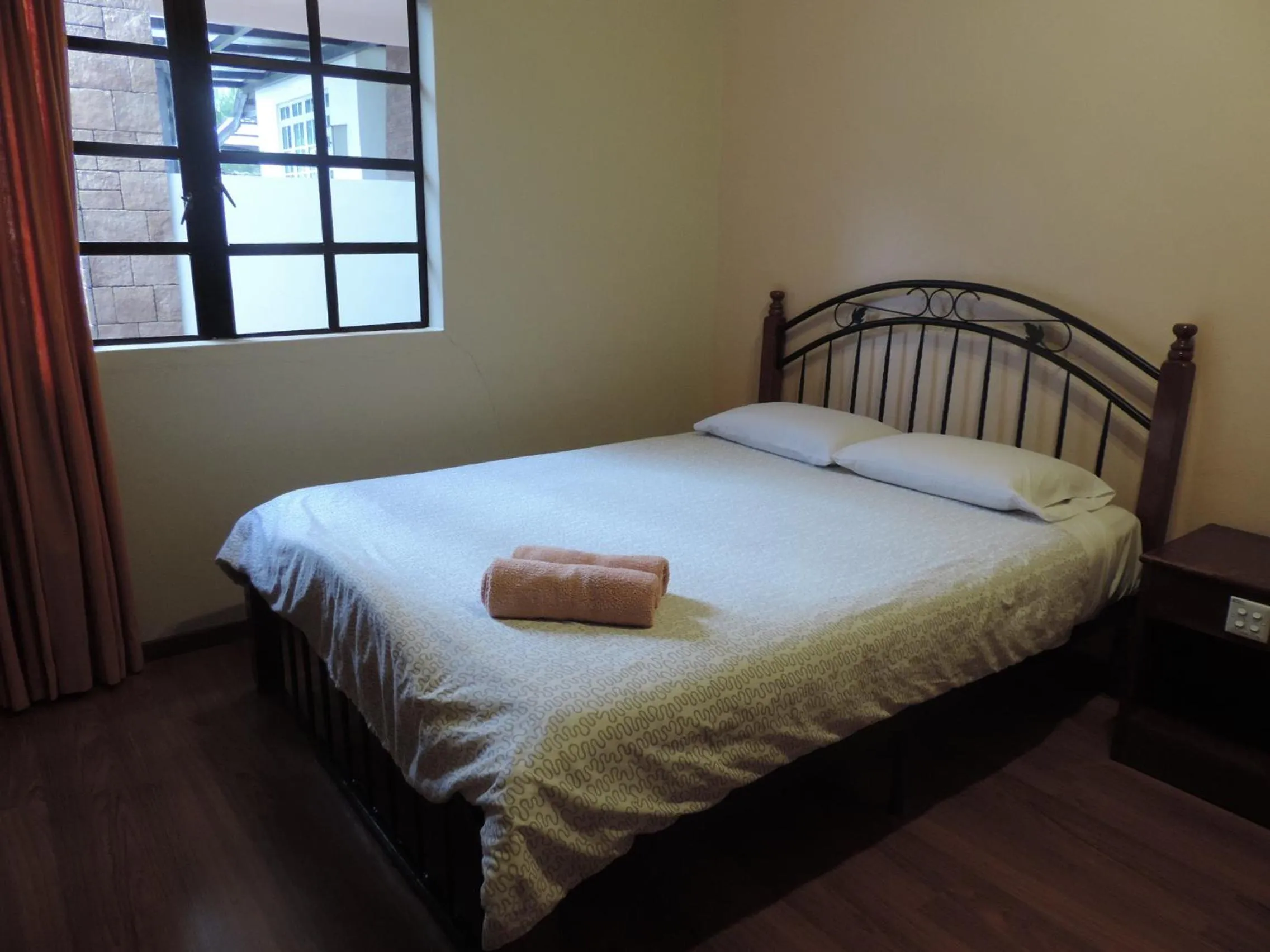 Double Room with Private Bathroom in Cameronian Inn