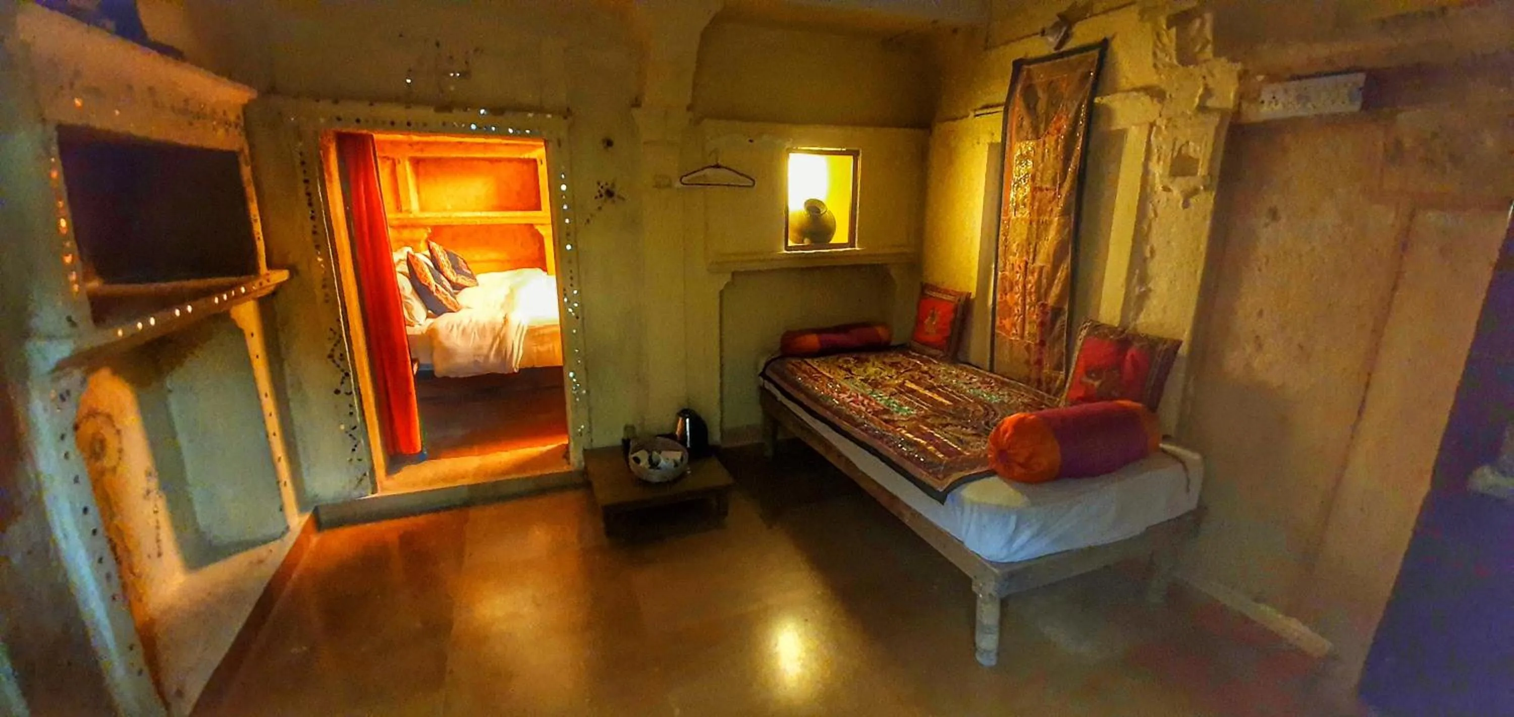Deluxe Double Room with Fan in Desert Haveli Guest House