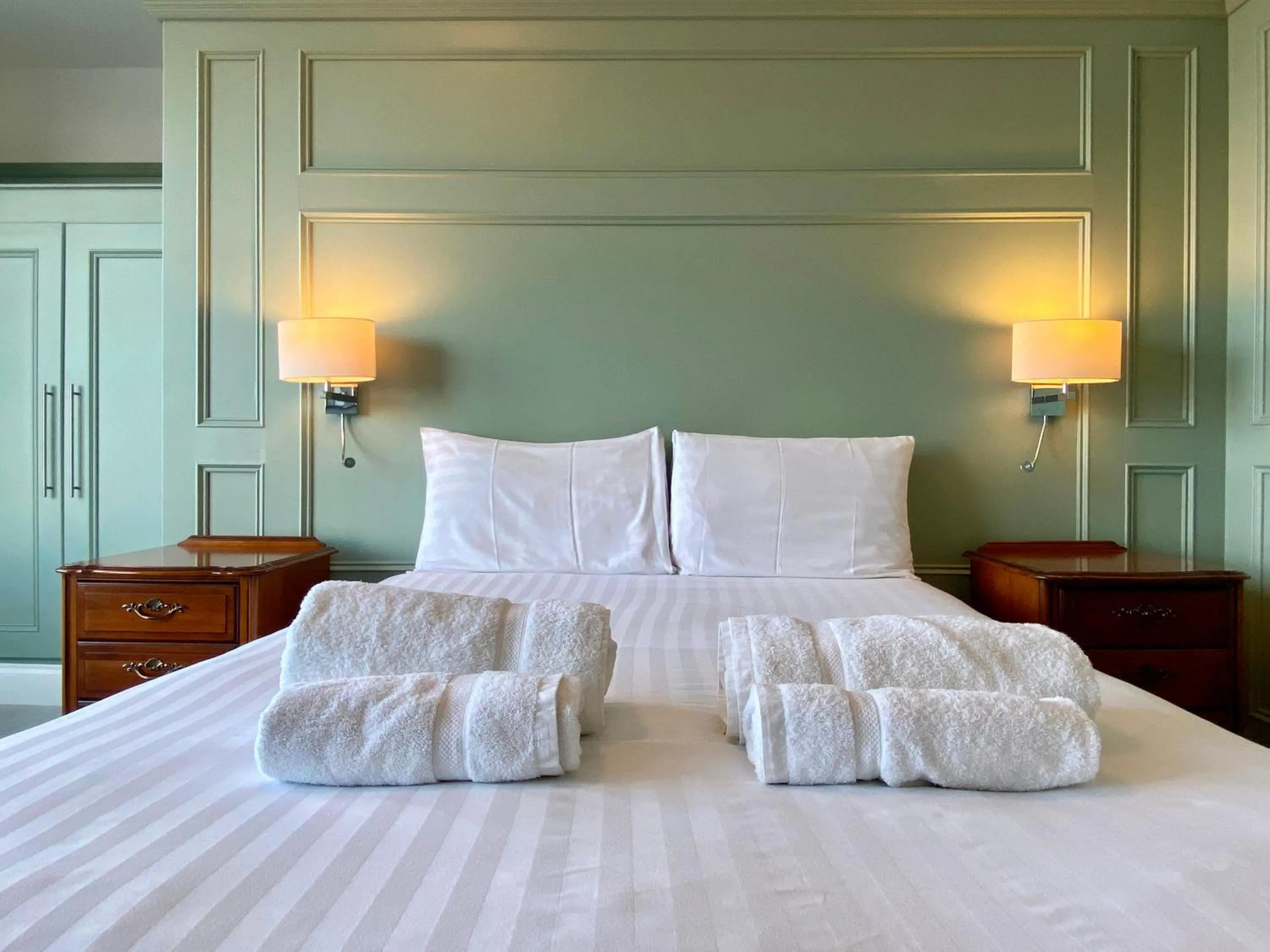 Deluxe Double Room with Side Sea View in The Fairhaven Hotel