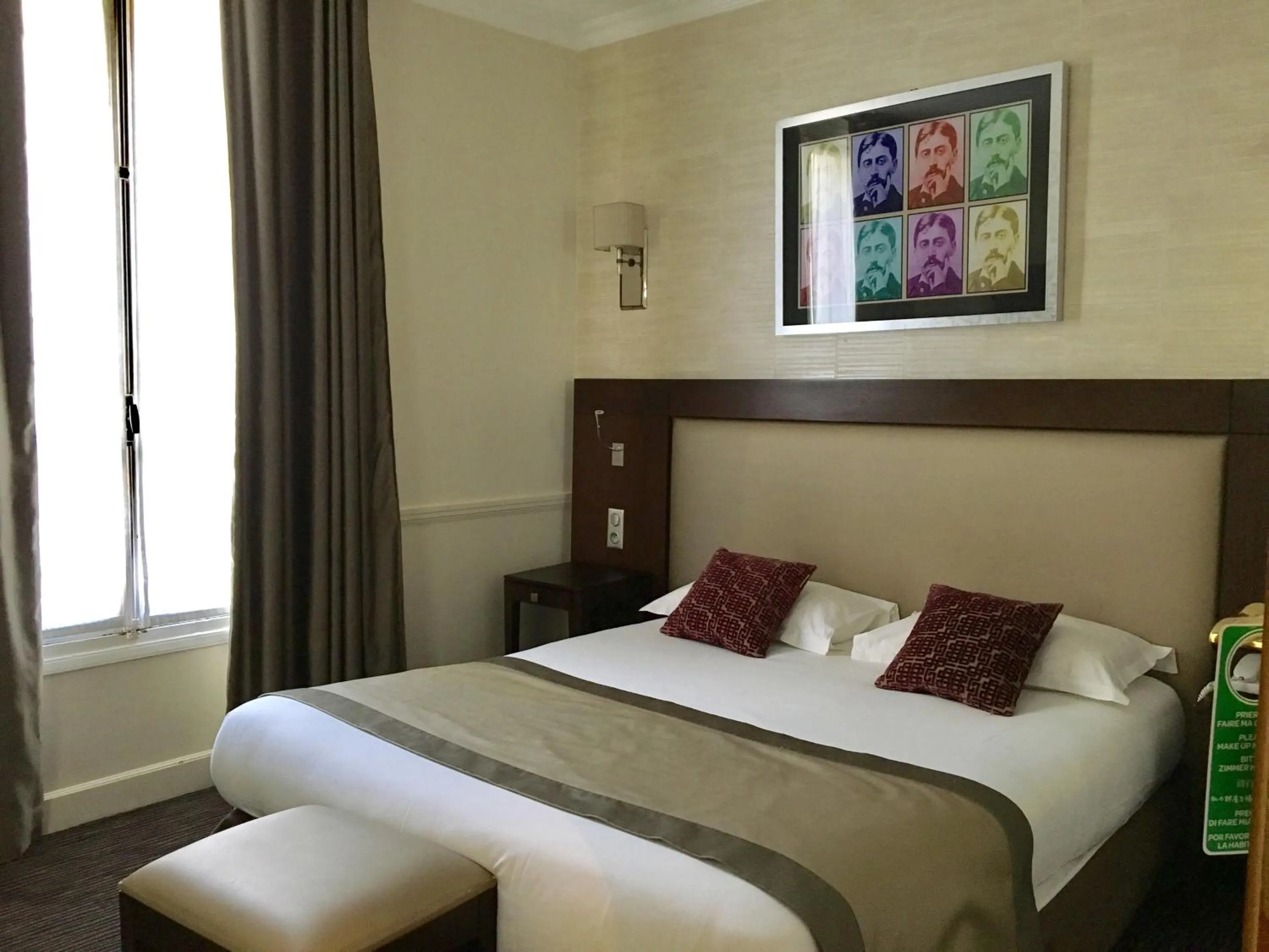 Single Room in Elysées Union