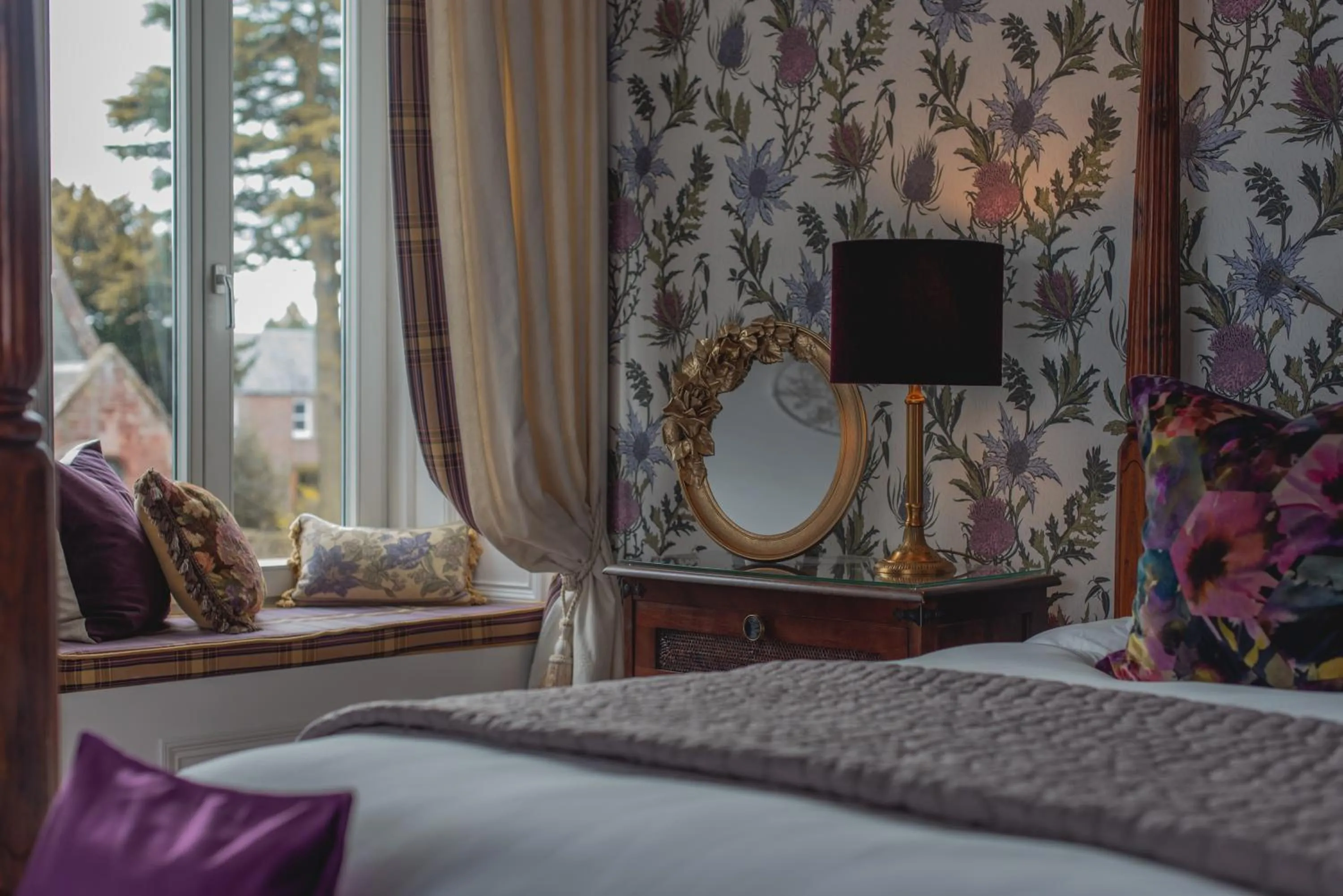 Double Room with Four Poster Bed in Tigh Na Leigh