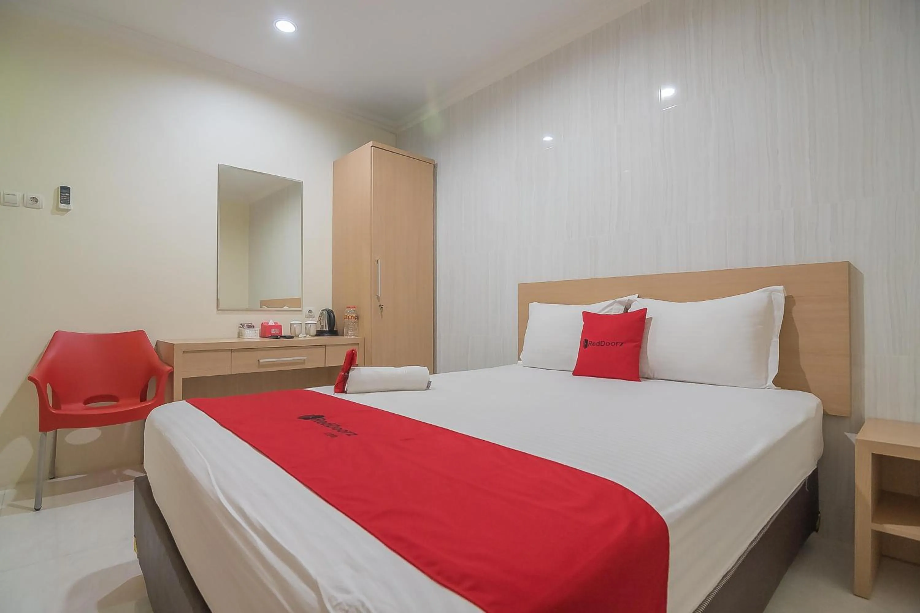 Double Room in RedDoorz near MT Haryono Semarang