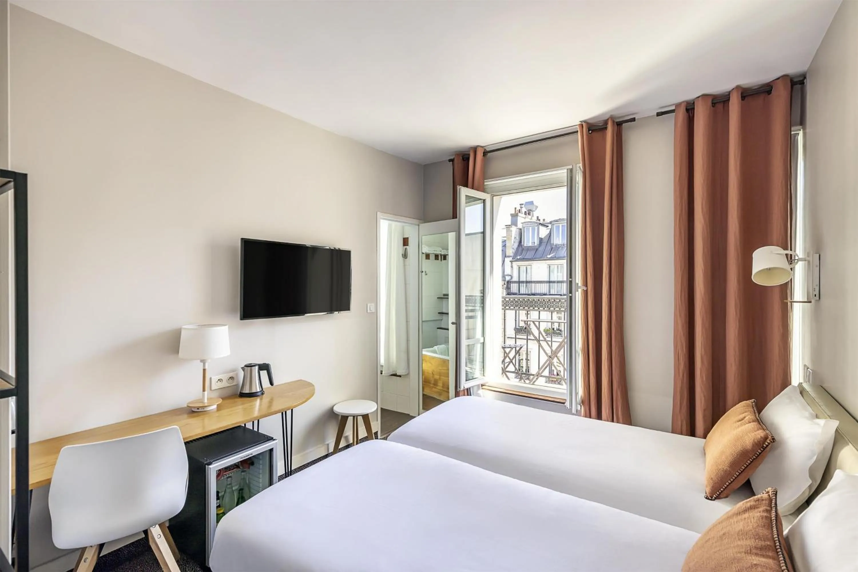 Comfort Twin Room in Best Western Aramis Saint Germain