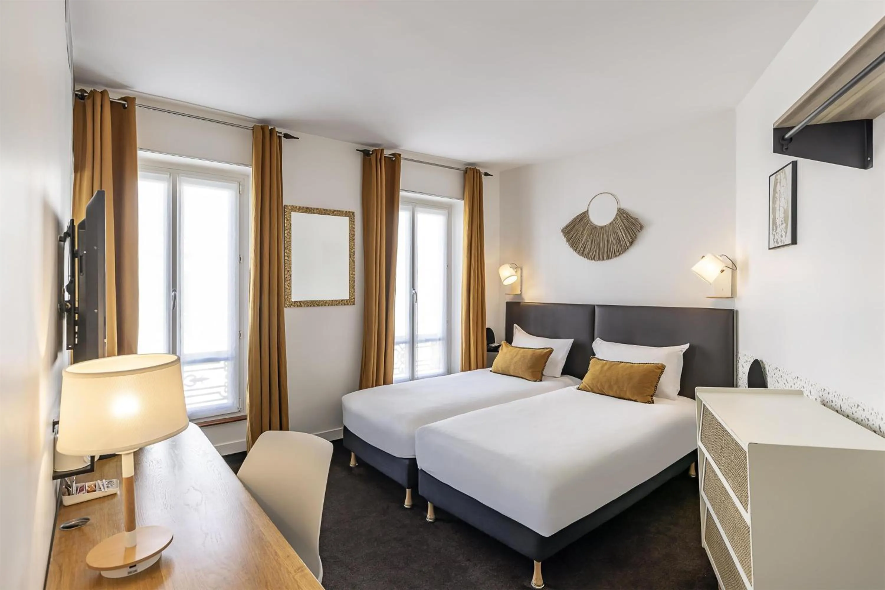 Superior Twin Room in Best Western Aramis Saint Germain