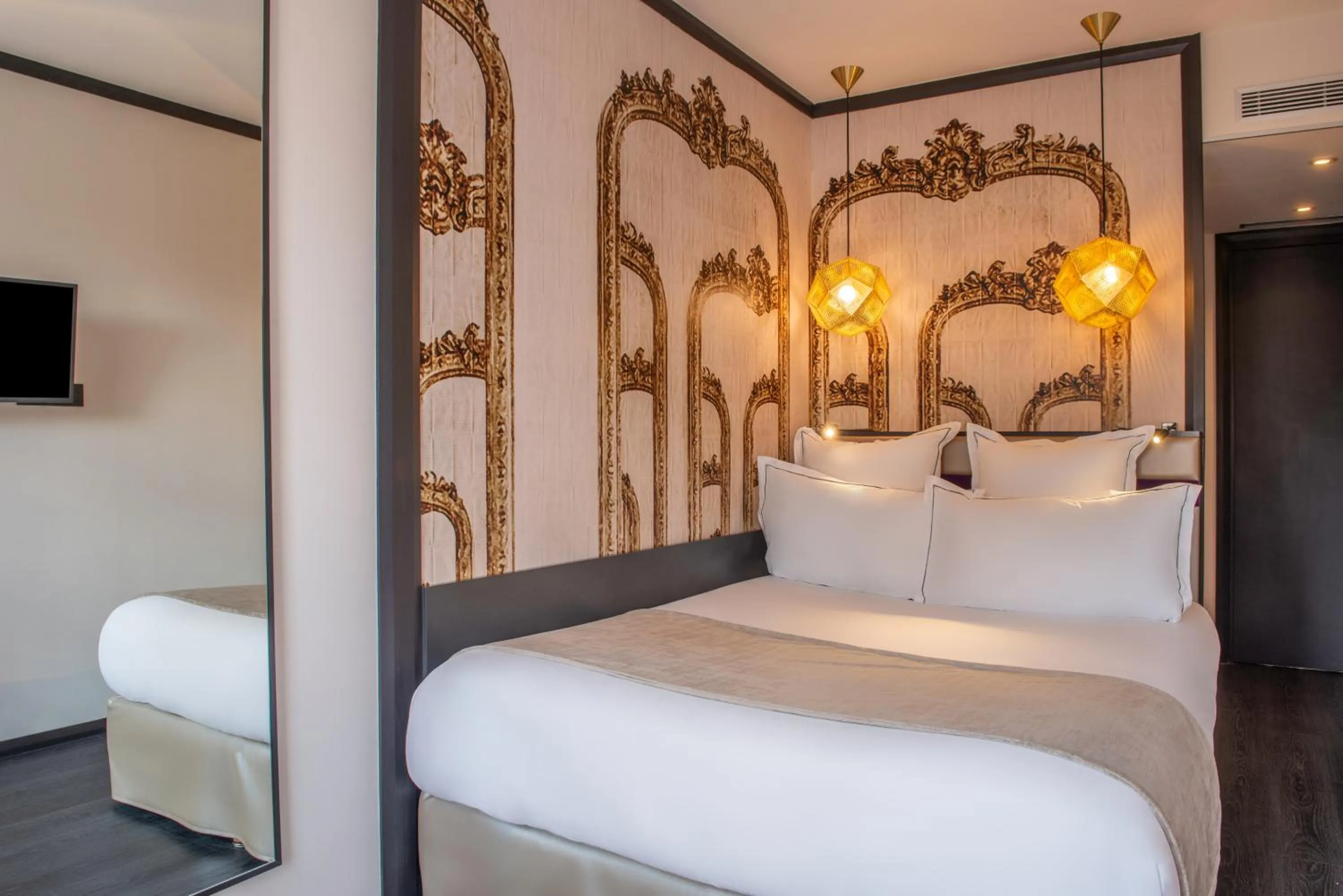 Cozy Single Room in Hotel Yllen Eiffel