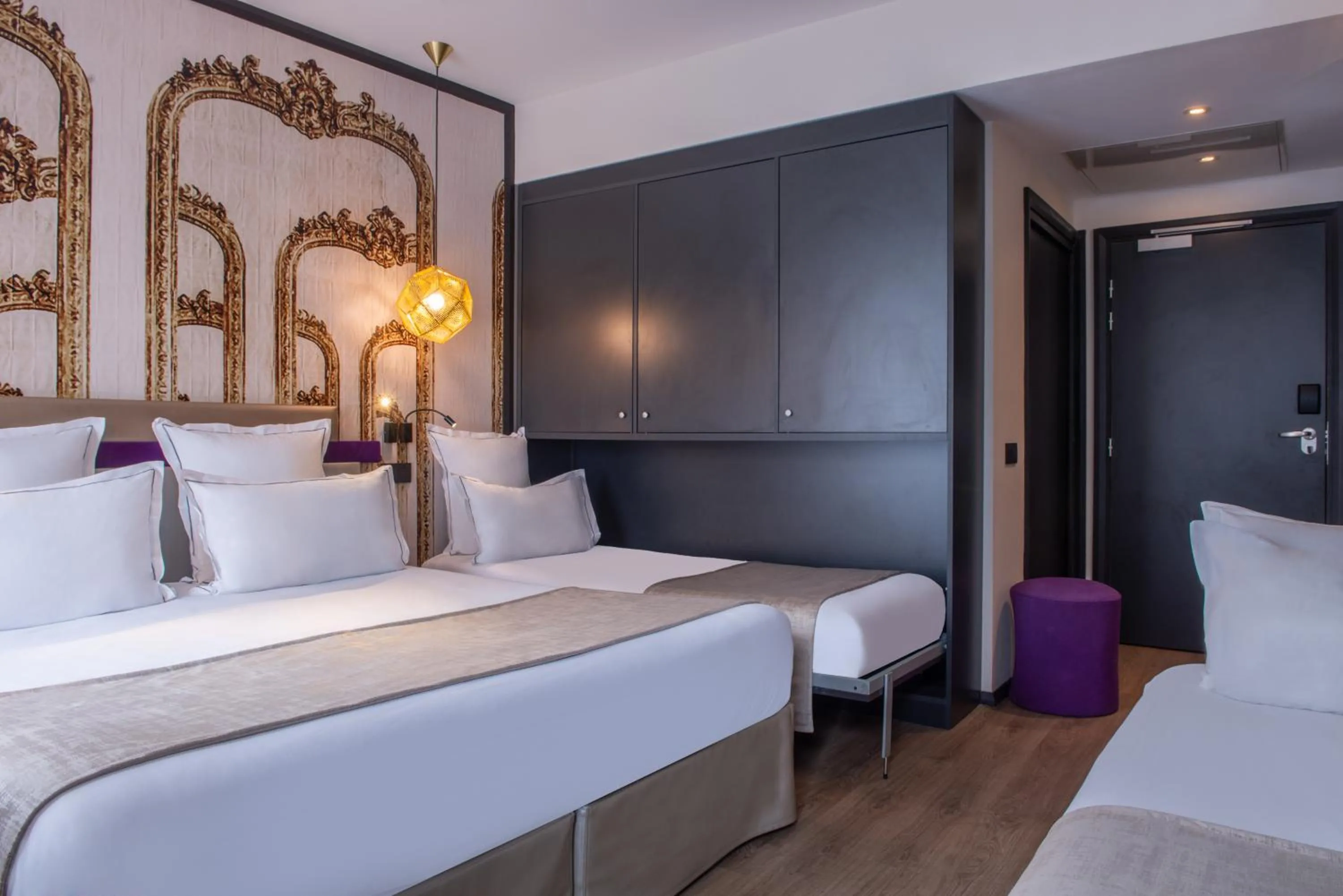 Quadruple Room in Hotel Yllen Eiffel