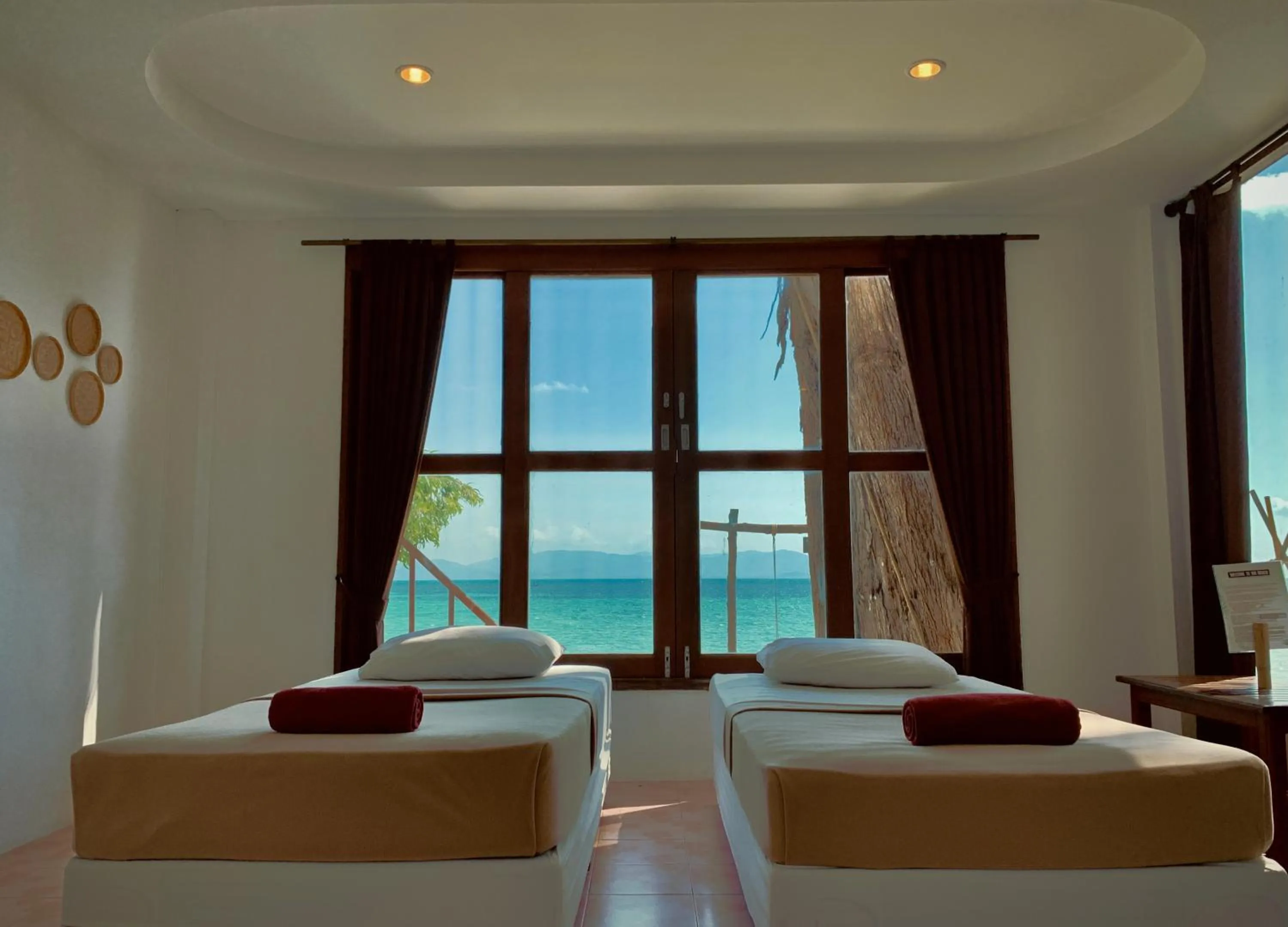 Quadruple Room with Sea View in Tiki Beach Koh Phangan Beach Restaurant Bar and Coworking