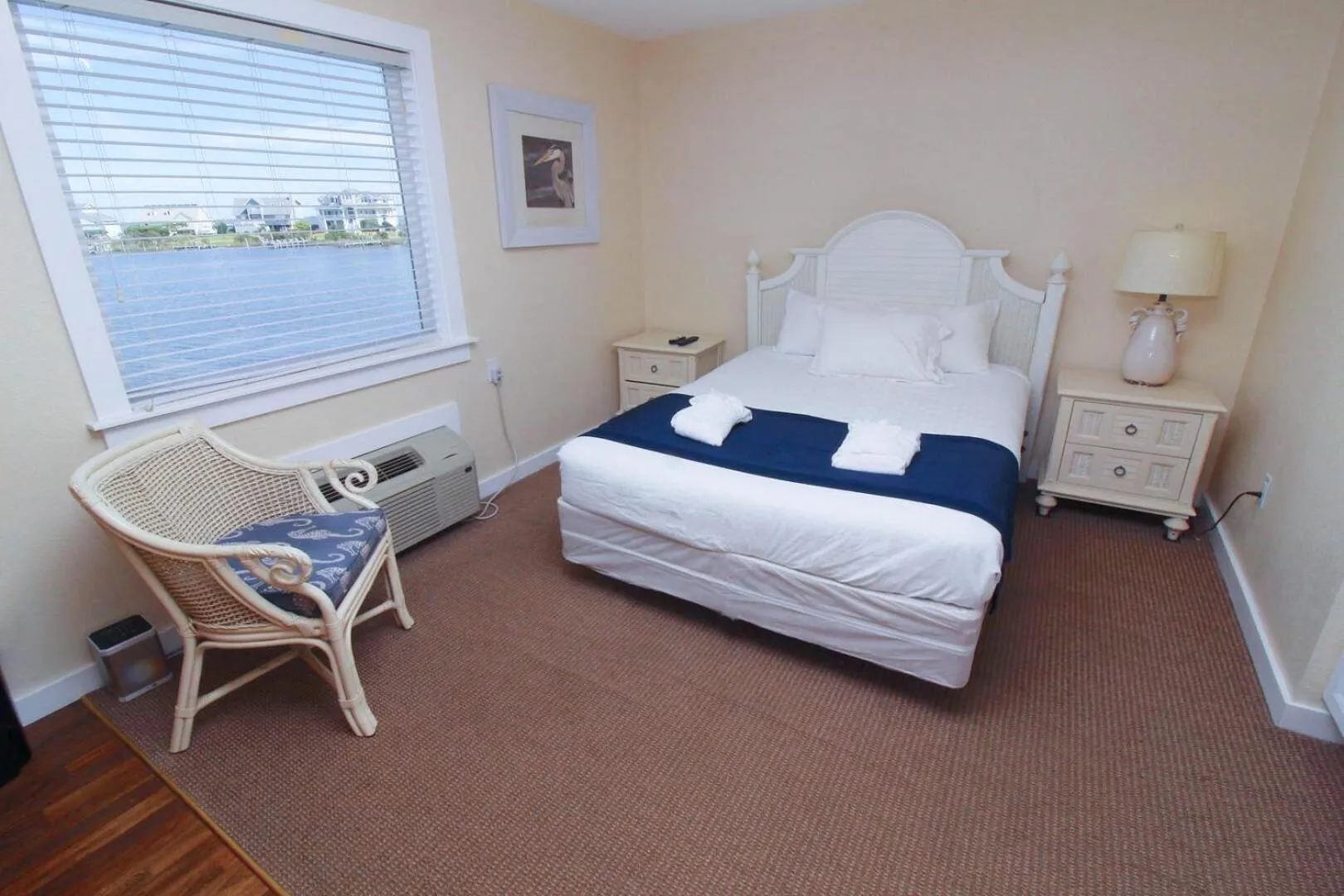 Standard Queen Room in Fin 'N Feather Waterside Inn by Kees Vacations