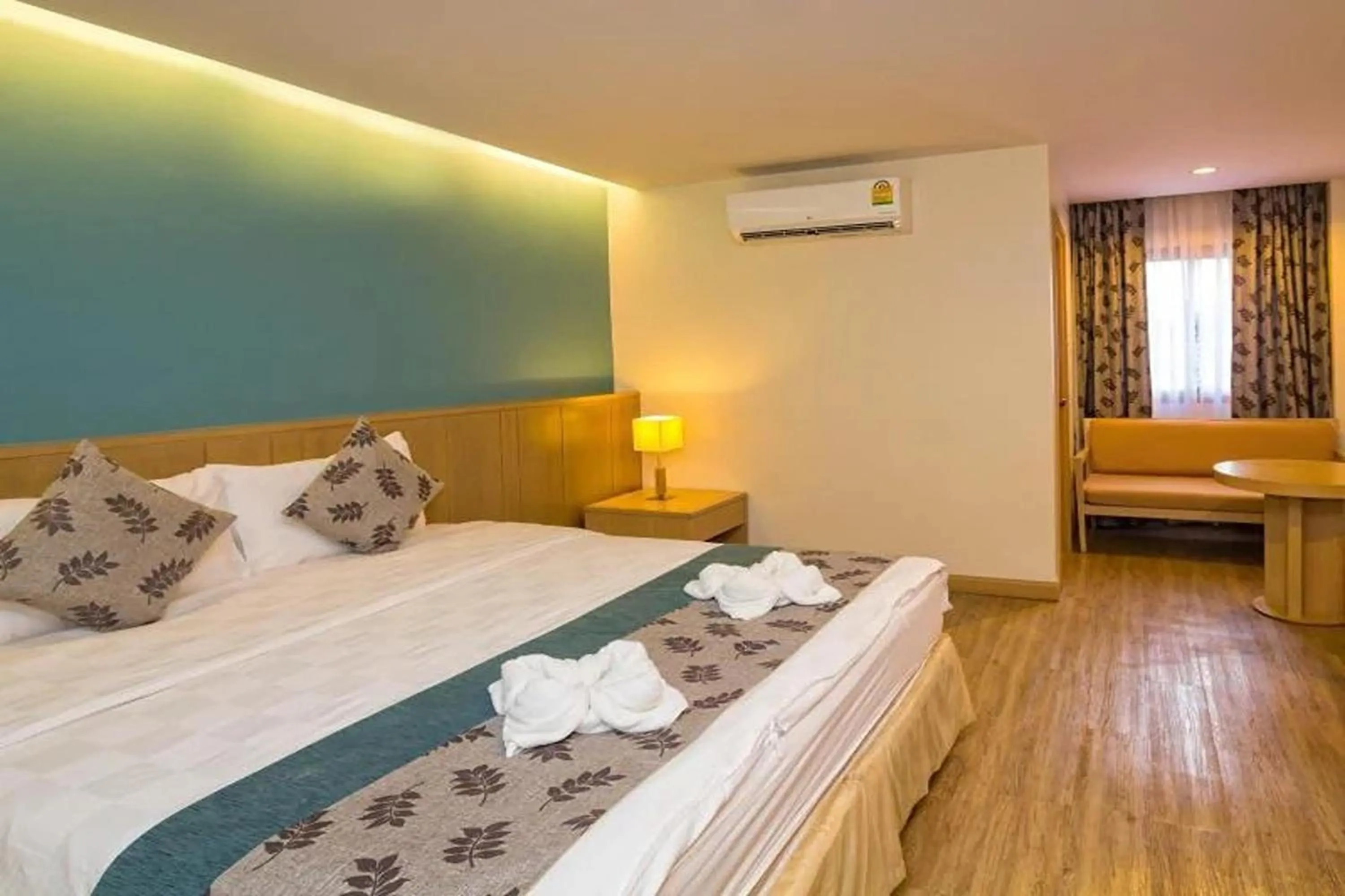 Superior Queen Room in Panya Resort Hotel