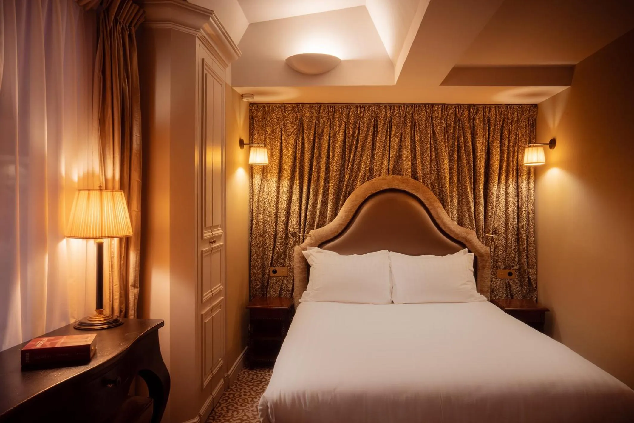 Superior Double Room in Hotel Odeon Saint-Germain