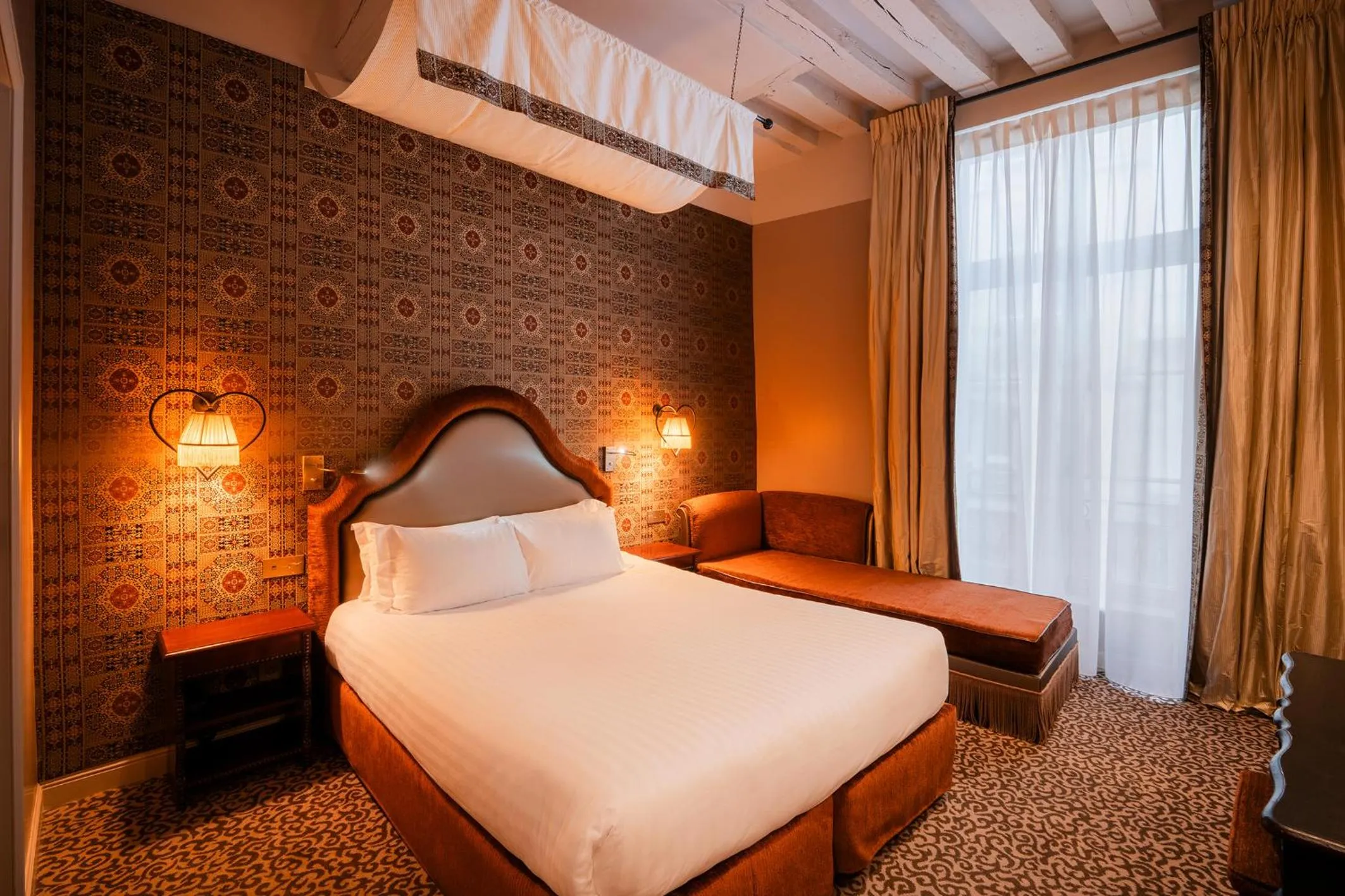 Deluxe Triple Room in Hotel Odeon Saint-Germain