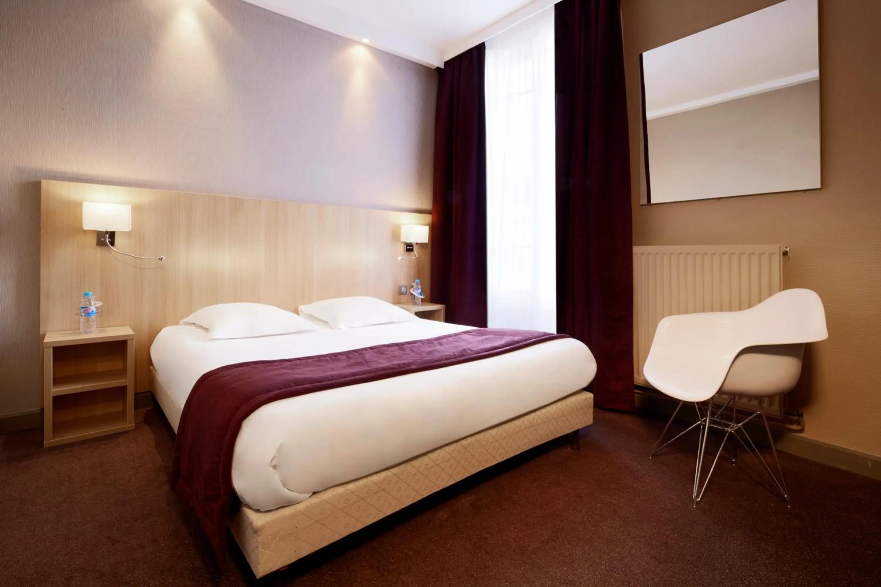 Superior Double Room in Hotel Kyriad and Spa Reims centre