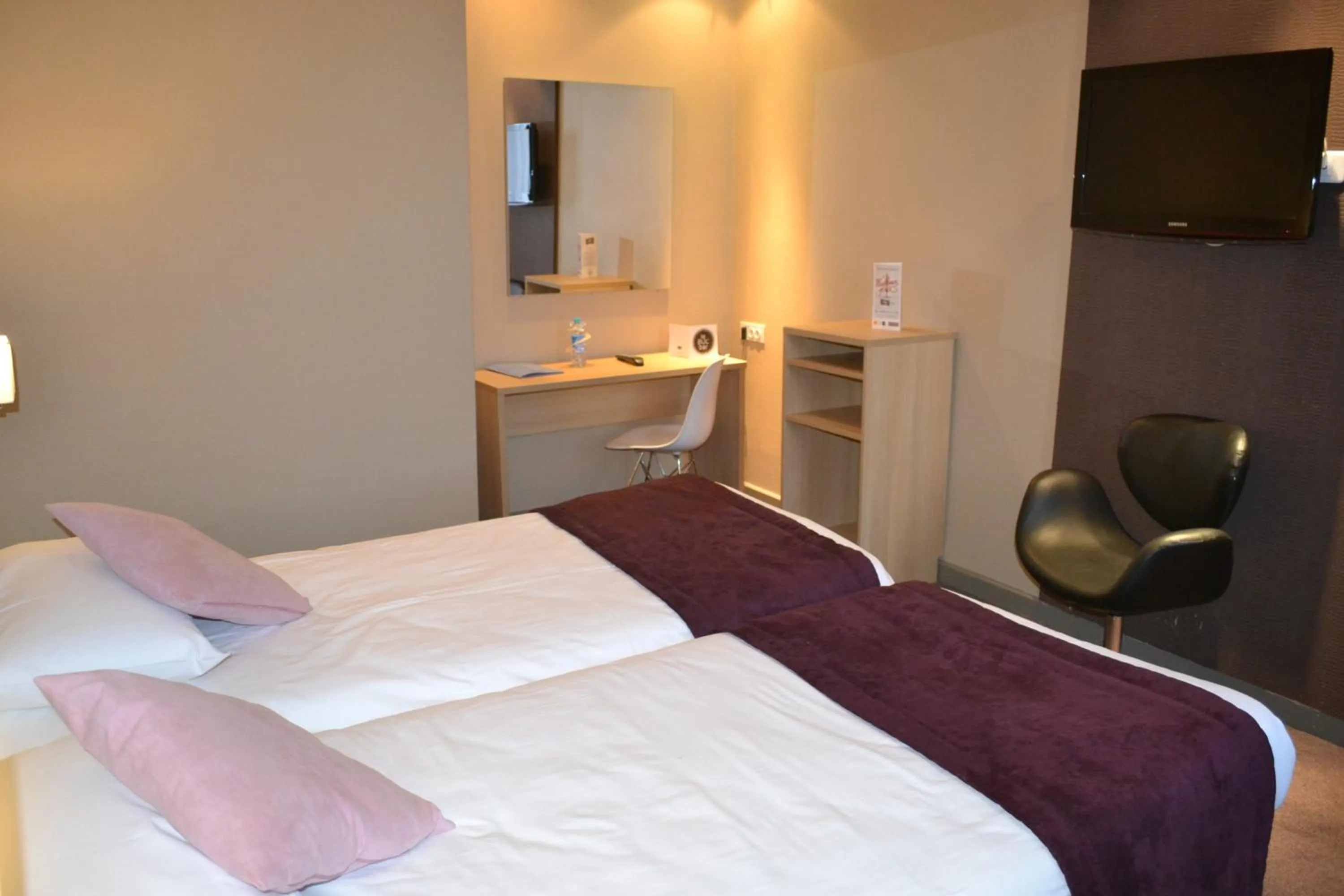 Twin Room in Hotel Kyriad and Spa Reims centre