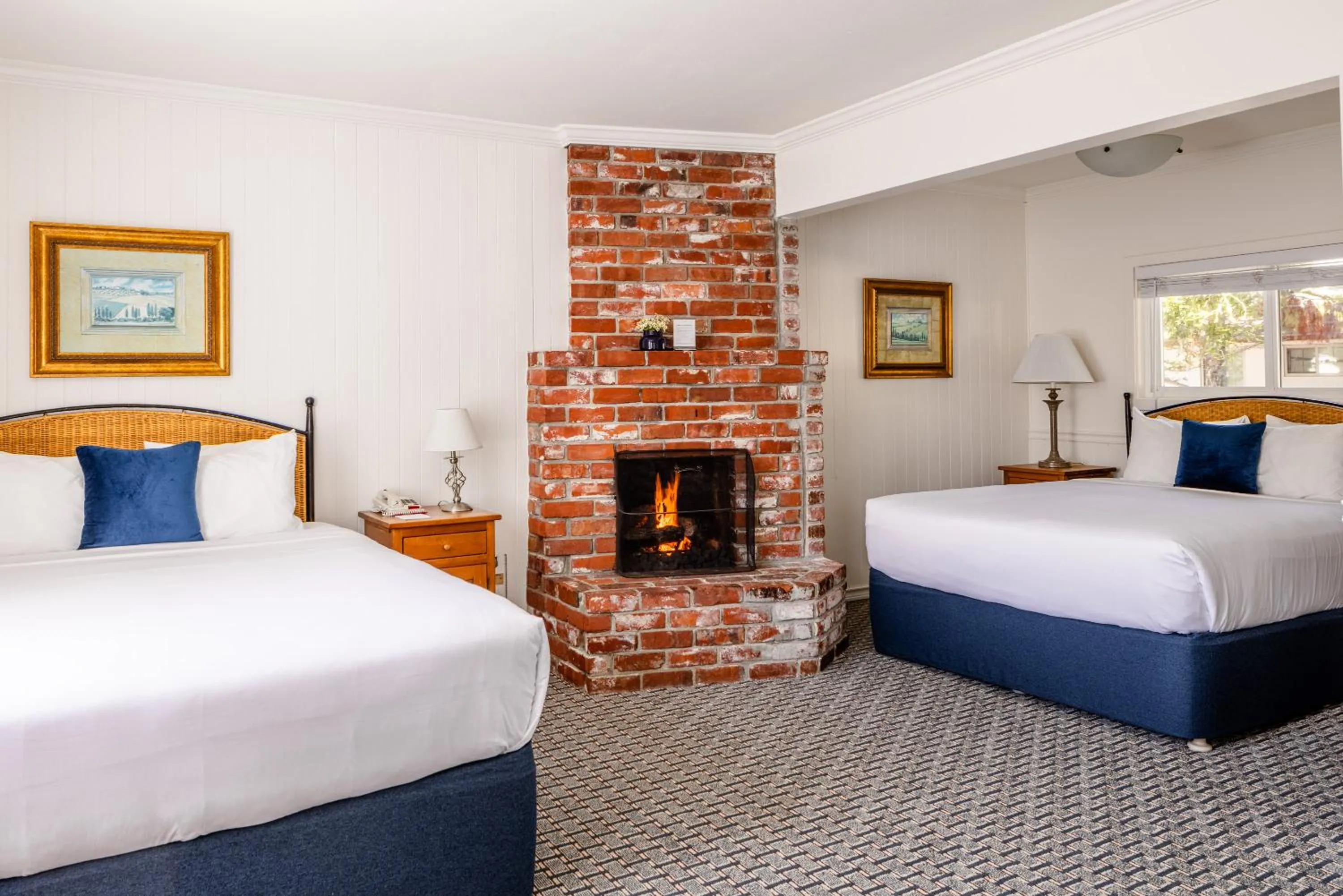 Deluxe Double Room in Carmel Fireplace Inn