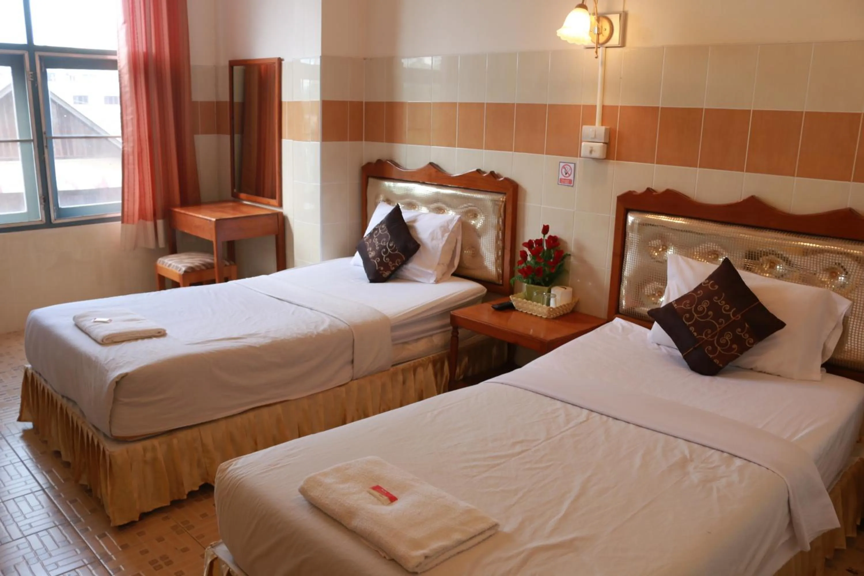 Standard Twin Room in Mitaree Hotel 1