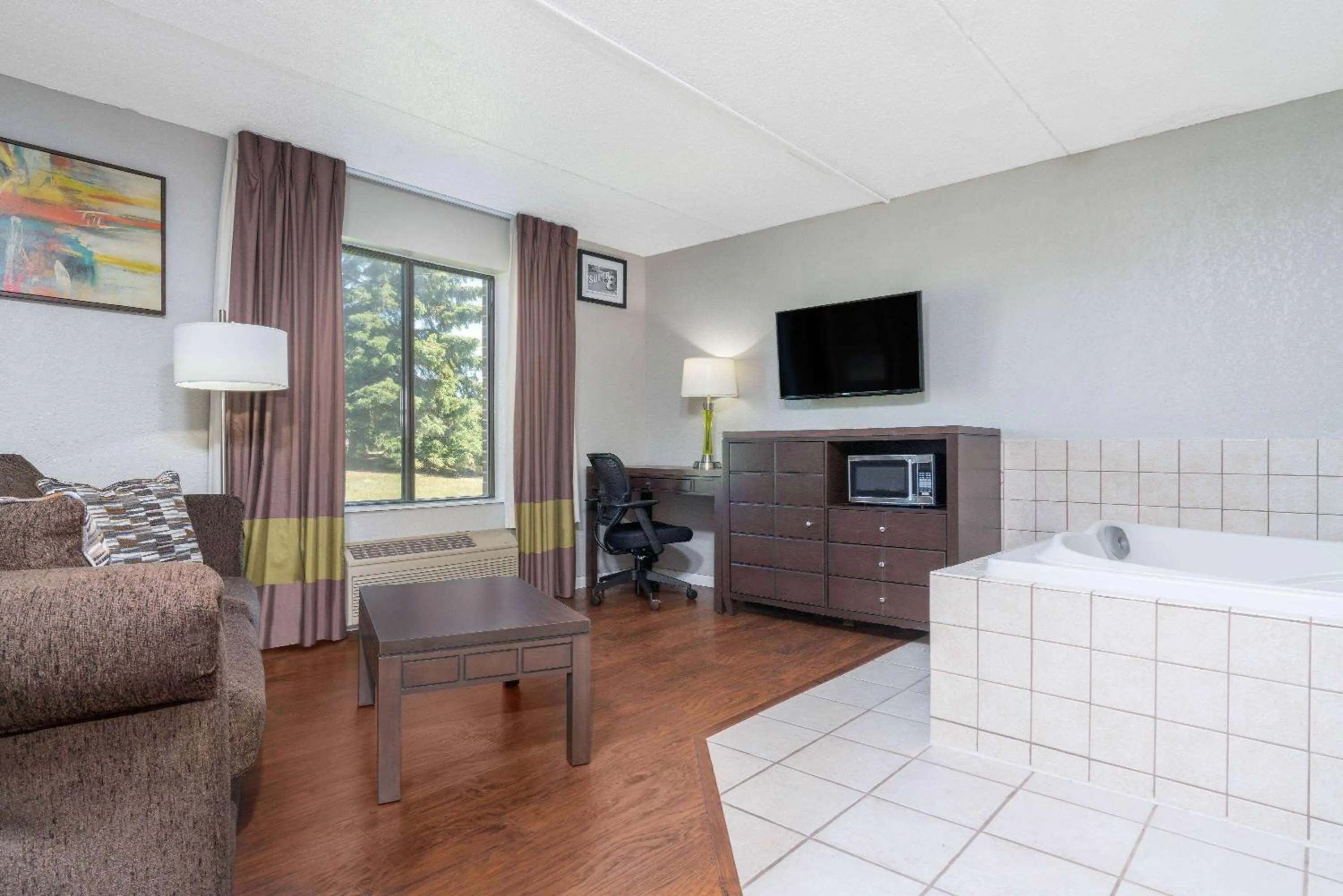 King Studio Suite - Non-Smoking in Super 8 by Wyndham Bloomington/Airport