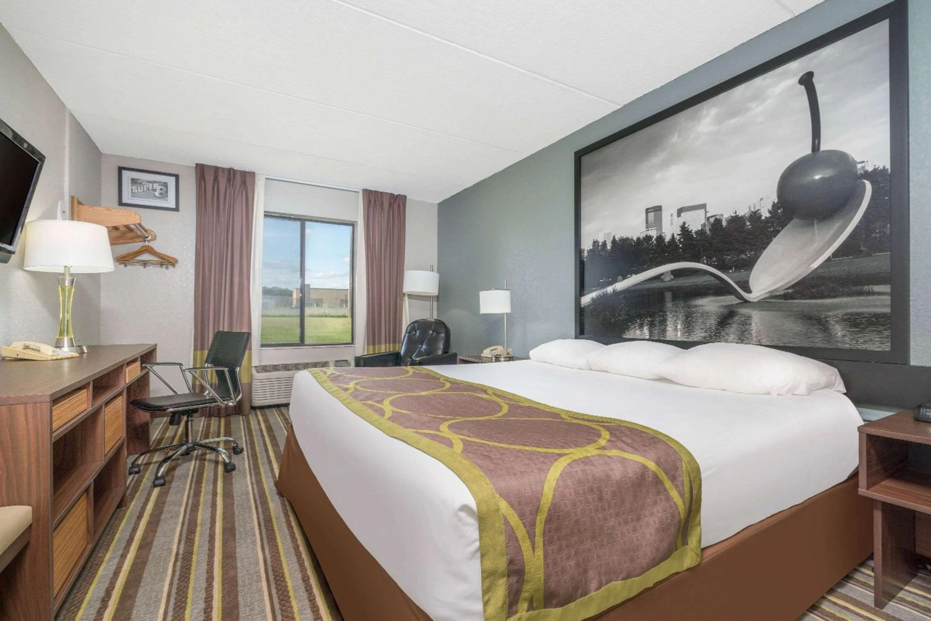 Standard King Room - Smoking in Super 8 by Wyndham Bloomington/Airport