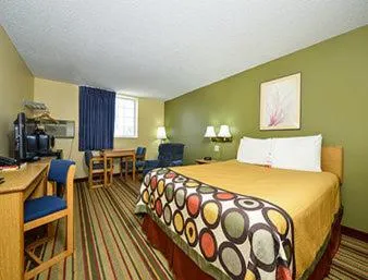 Business King Room - Non-Smoking in Super 8 by Wyndham Minot Airport