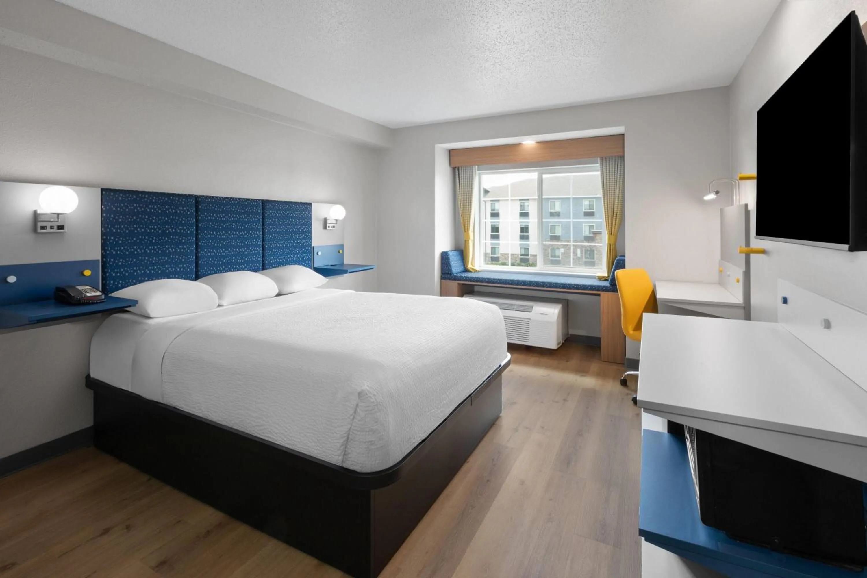 Queen Room - Non-Smoking in Microtel Inn & Suites by Wyndham Sioux Falls