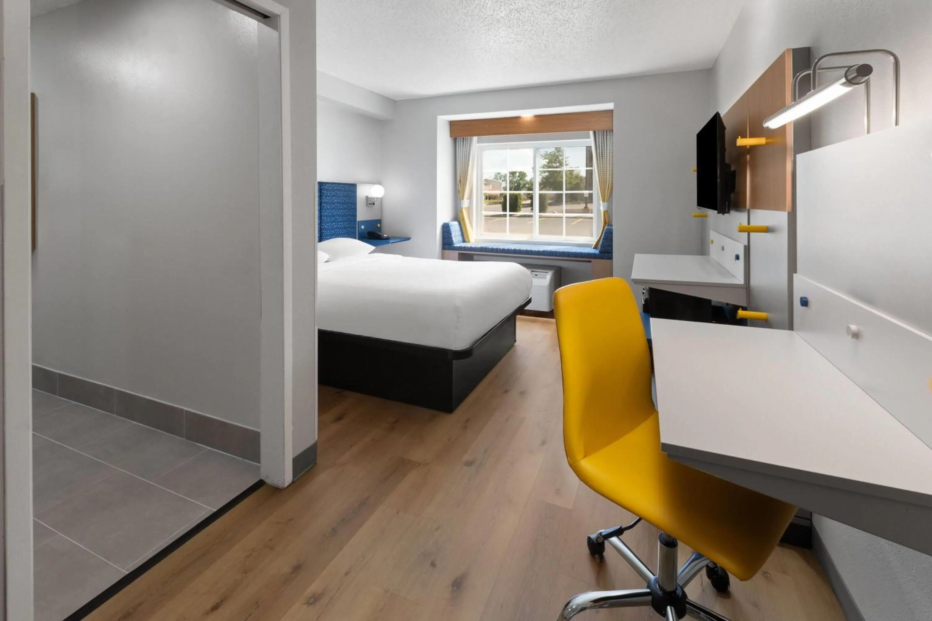 Queen Room - Mobility Access/Non-Smoking in Microtel Inn & Suites by Wyndham Sioux Falls