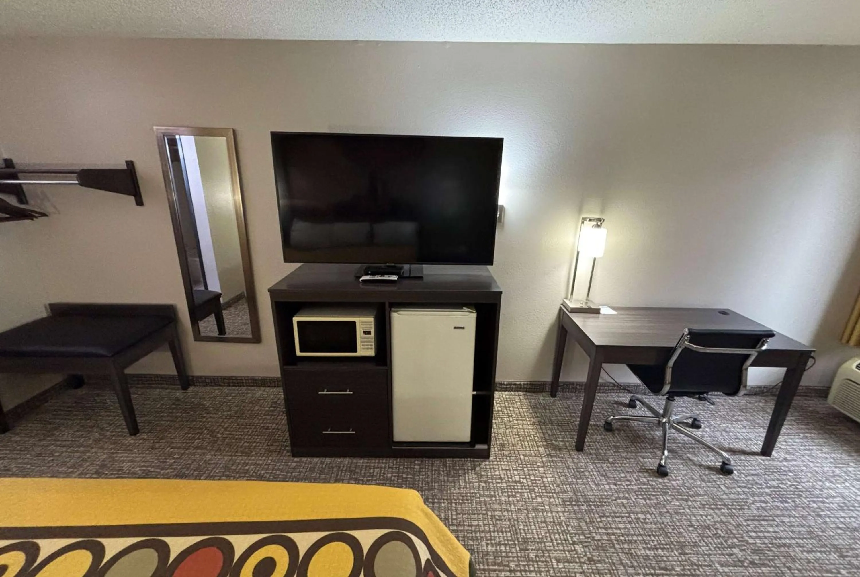 Queen Room with Two Queen Beds - Non-Smoking in Super 8 by Wyndham Marshall