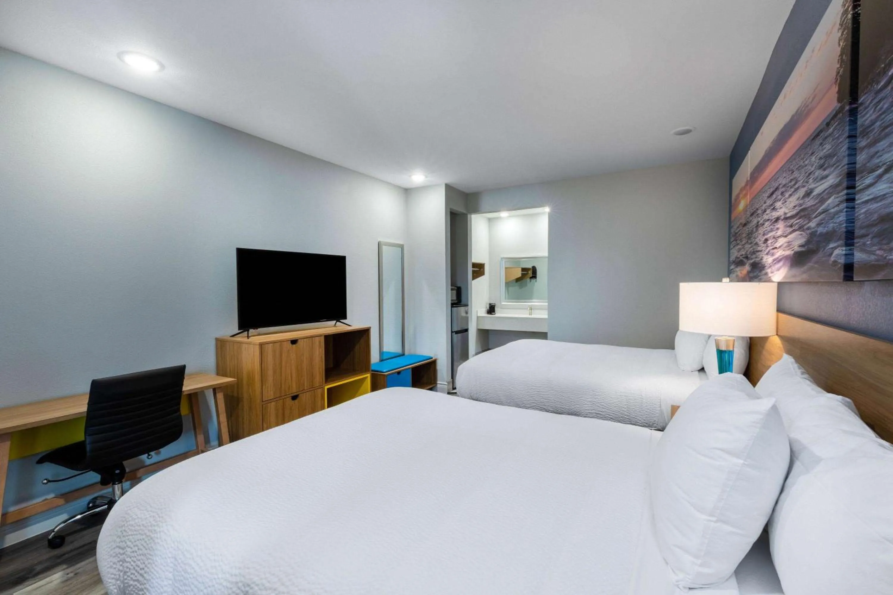 Queen Room with Two Queen Beds - Disability Access/Non-Smoking in Days Inn by Wyndham Minot