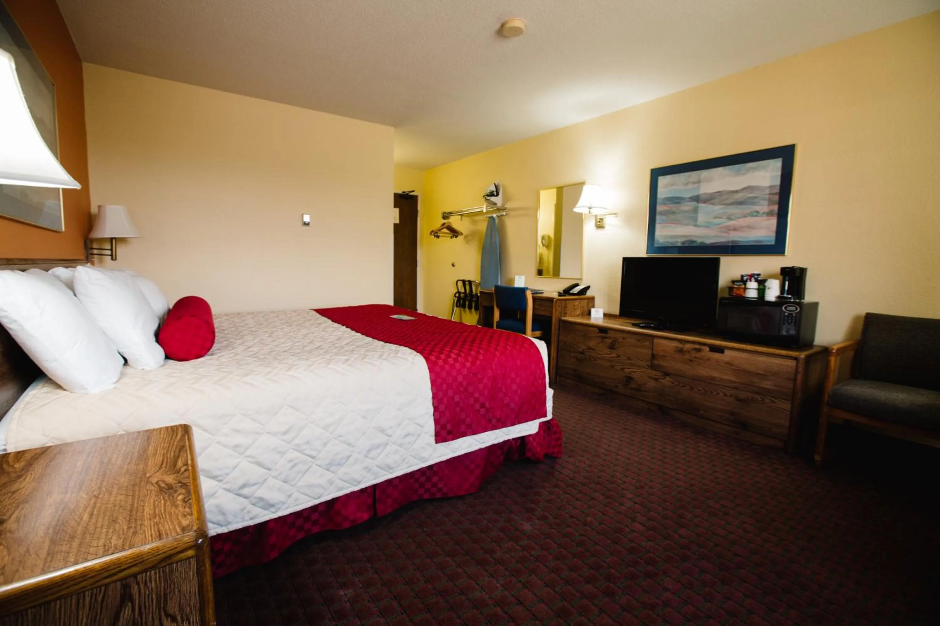 Queen Suite - Non-Smoking in Days Inn by Wyndham Minot