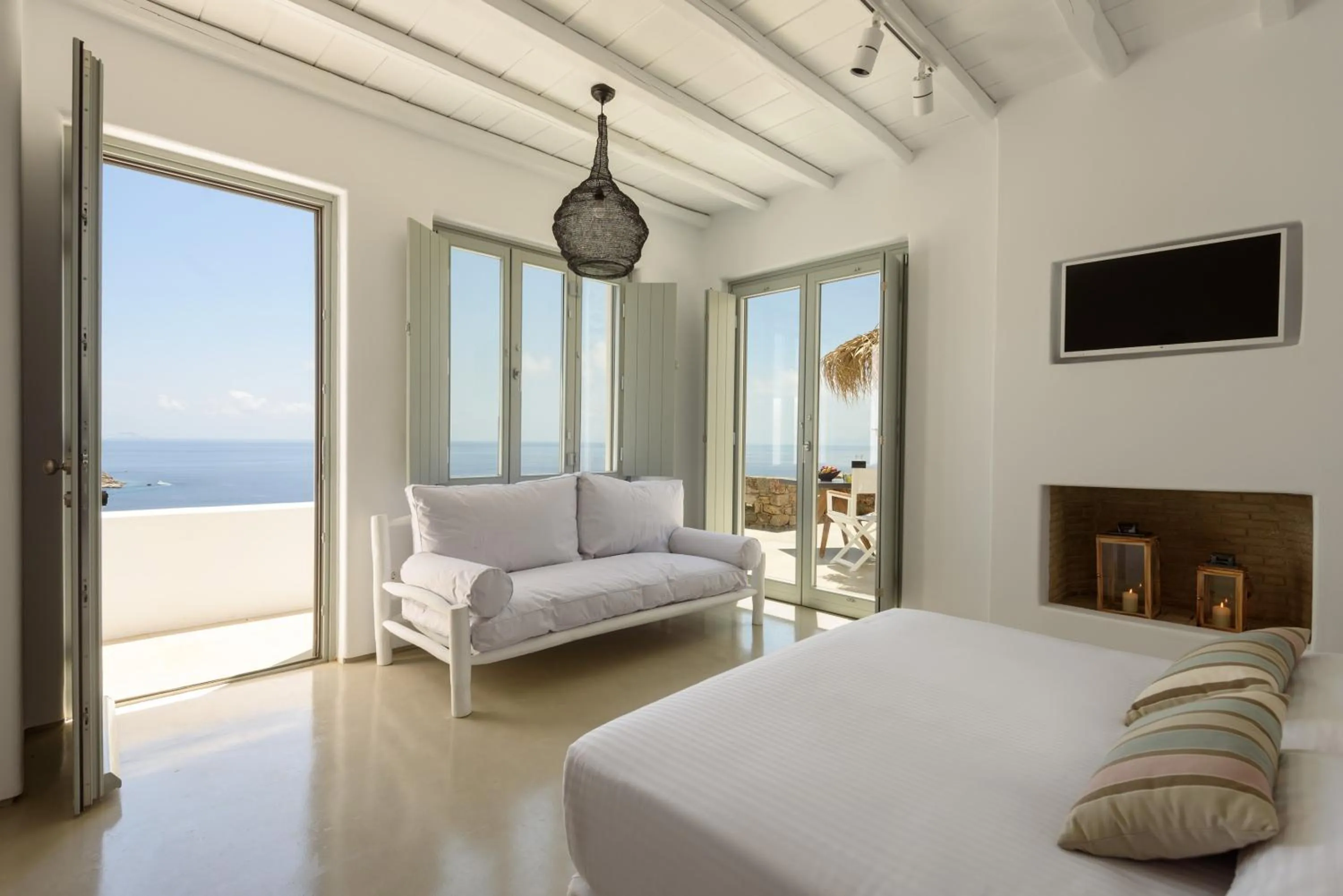 Presidential Suite with Outdoor Hot Tub  in The Summit of Mykonos
