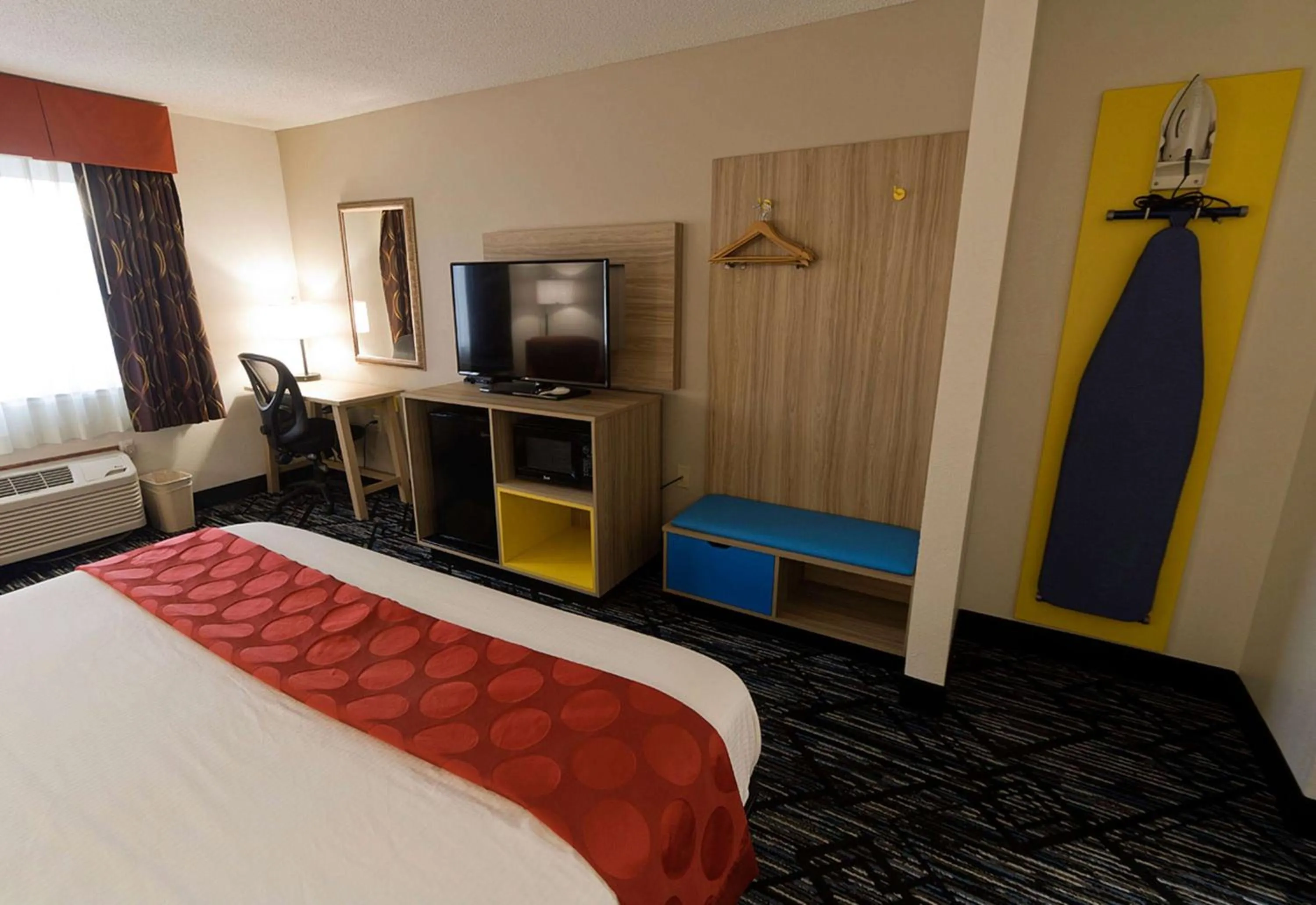 1 King Bed, Non-Smoking in Ramada Limited Decatur