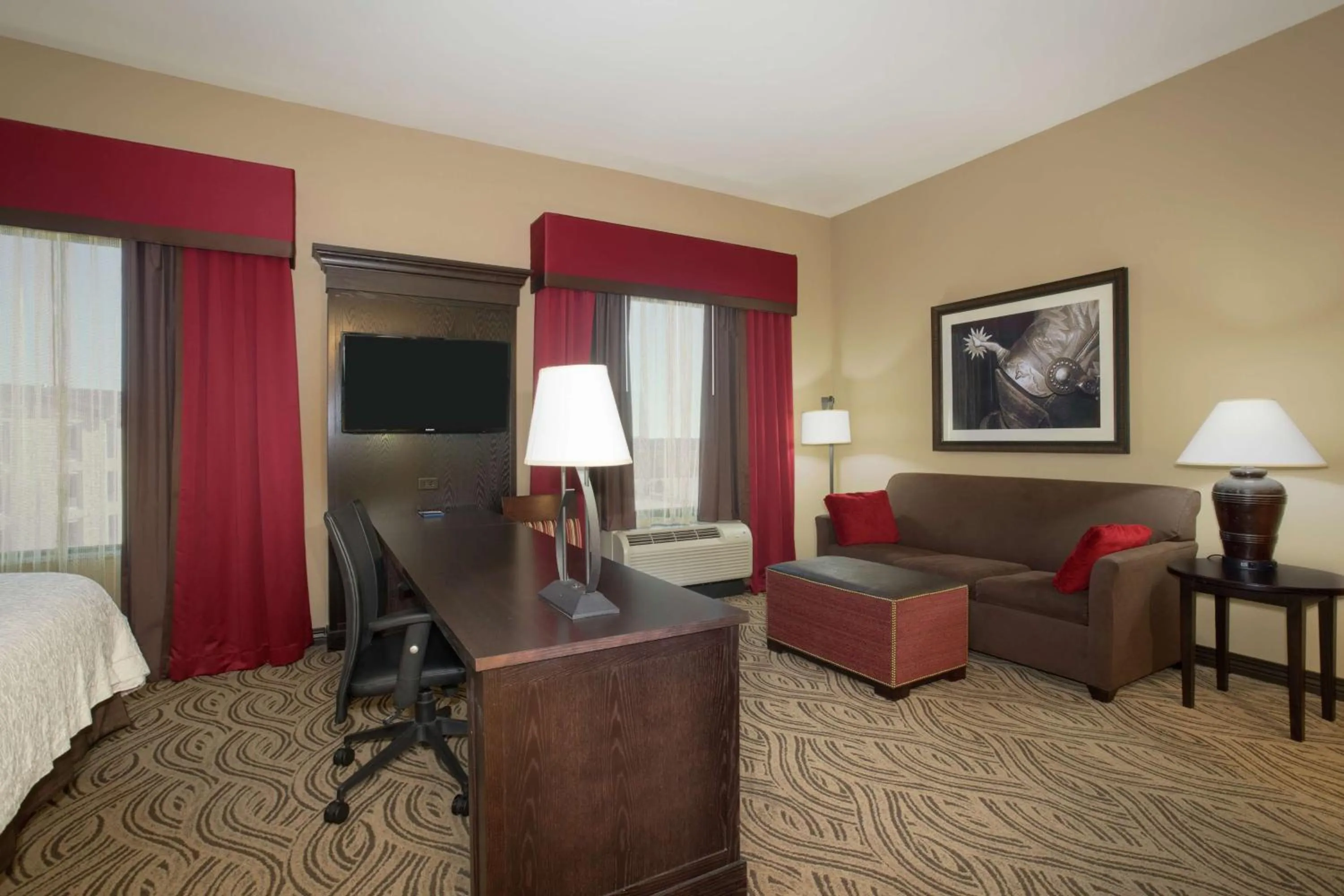 King Studio with Roll-In Shower - Mobility and Hearing Access/Non-Smoking in Hampton Inn & Suites I-35/Mulvane