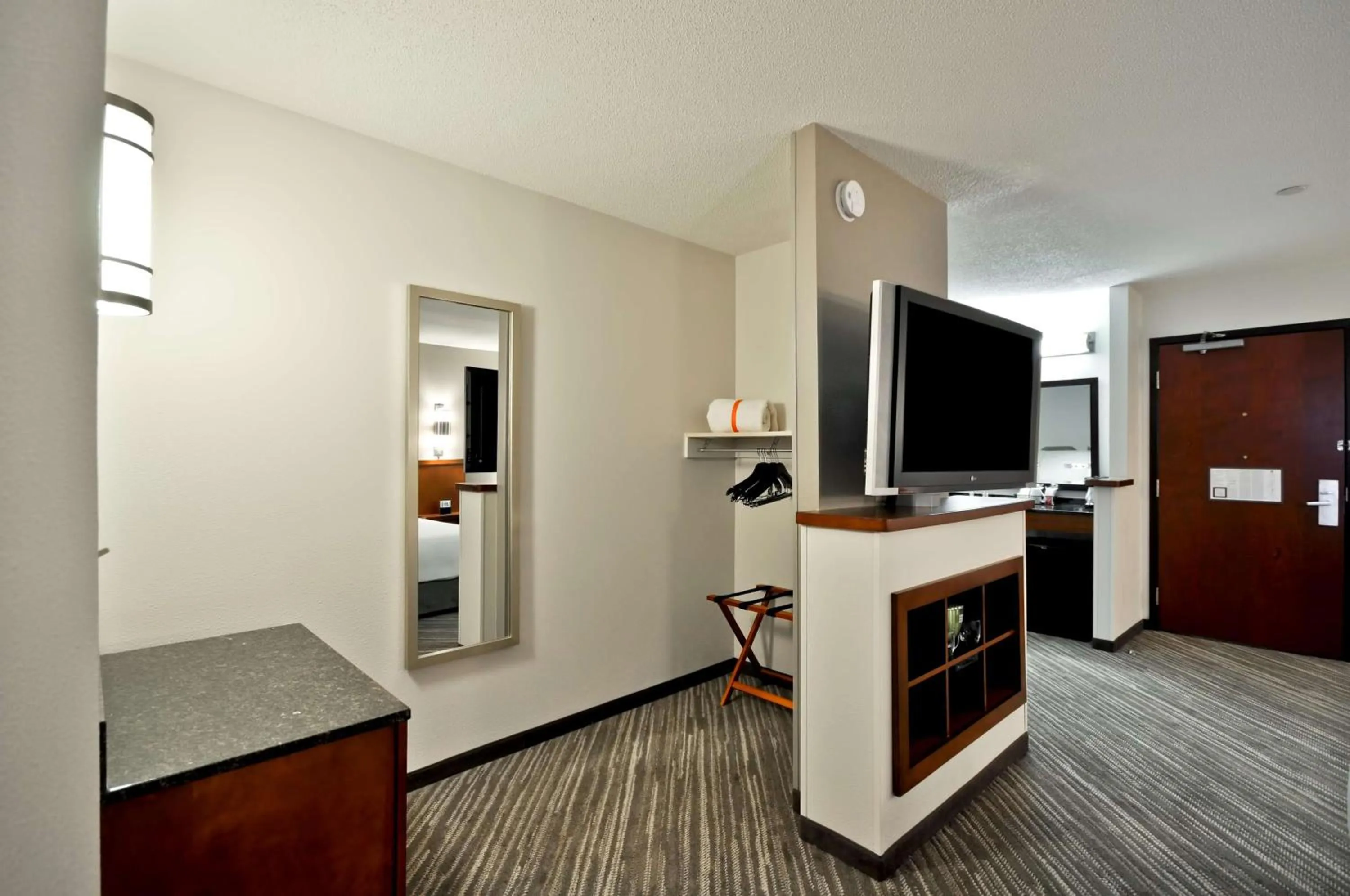 Double Room with Two Double Beds and Accessible Tub - Disability Access in Hyatt Place Minneapolis Airport South