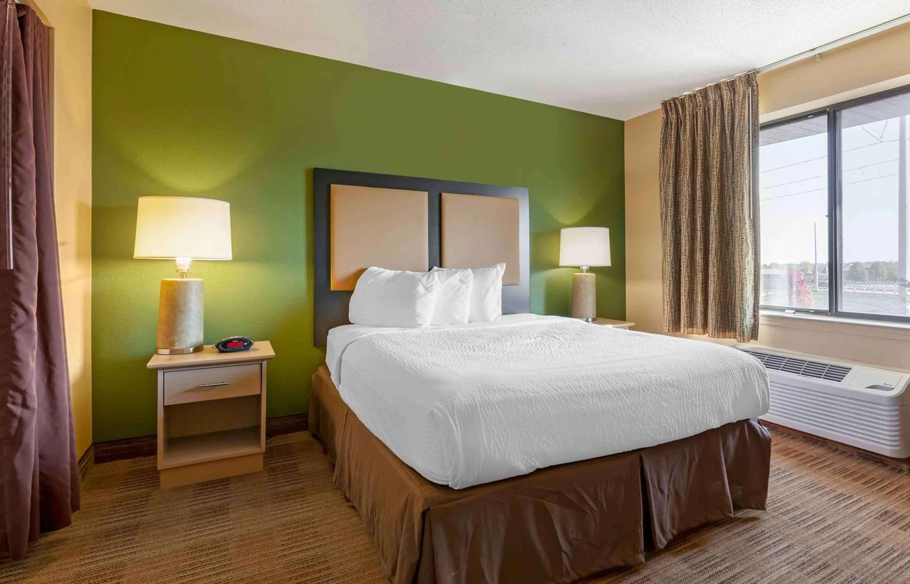 Deluxe Studio - Disability Access - Non-Smoking in Extended Stay America Select Suites - Madison - Old Sauk Rd
