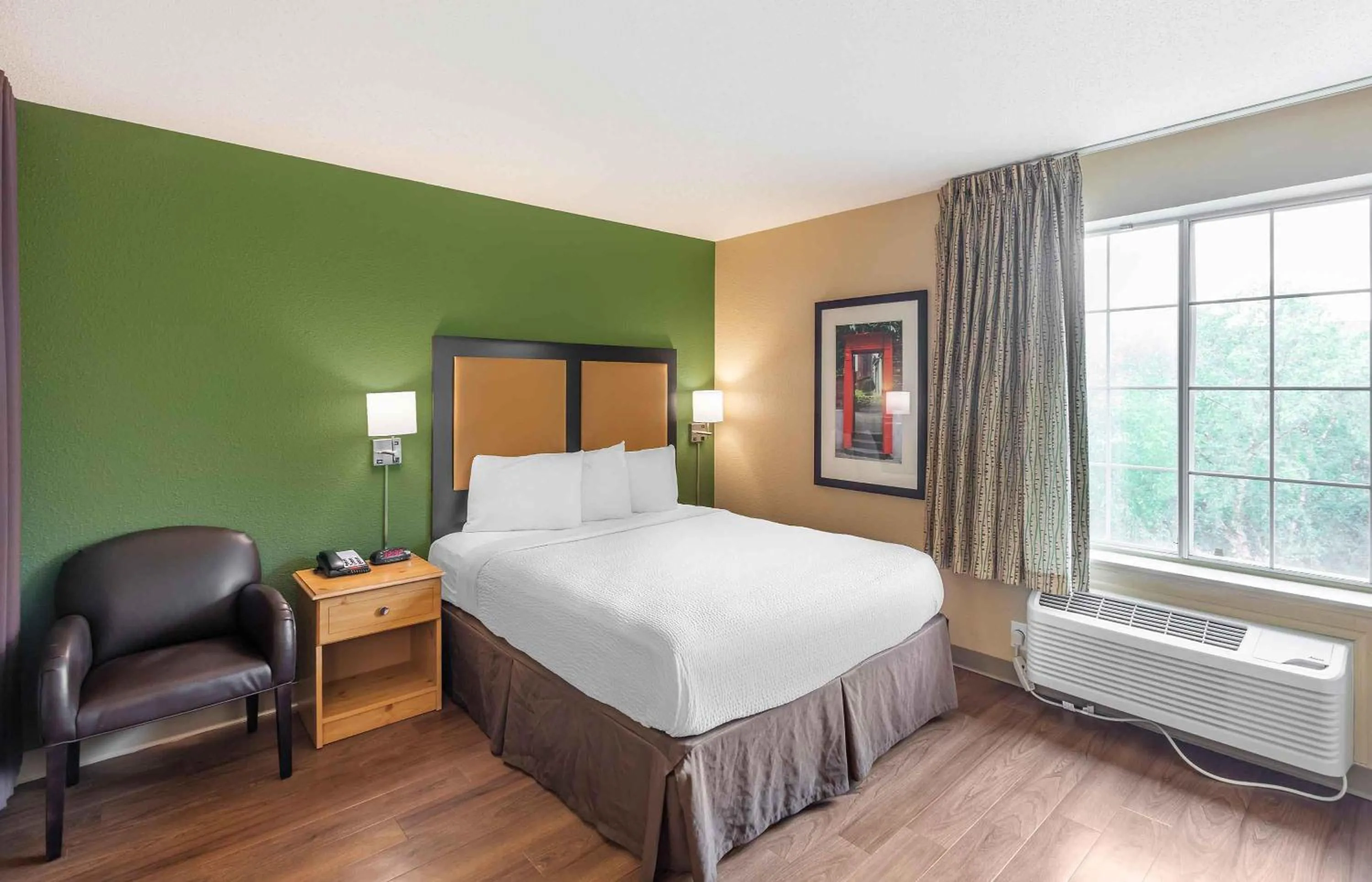 Queen Studio - Non-Smoking in Extended Stay America Suites - Milwaukee - Brookfield