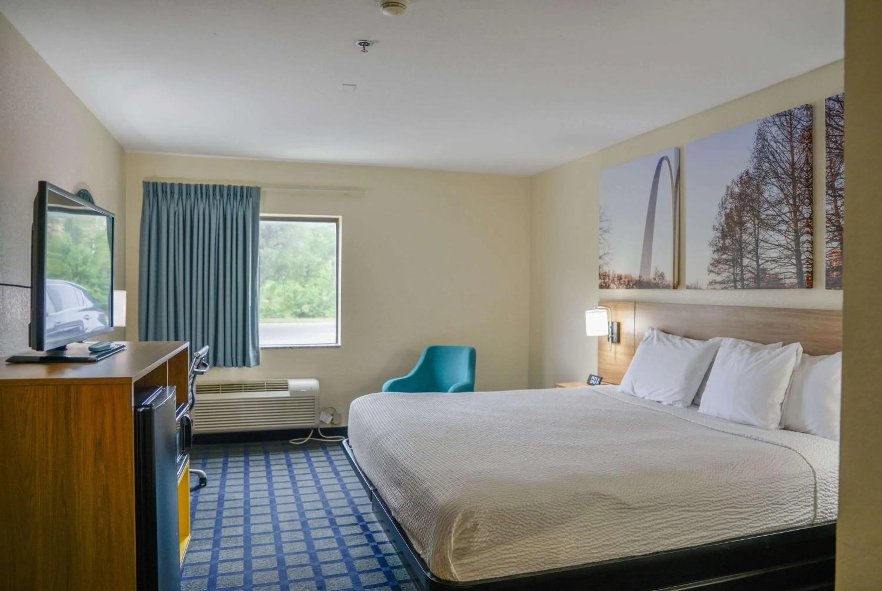 King Room - Disability Access/Non-Smoking in Days Inn by Wyndham Mount Vernon