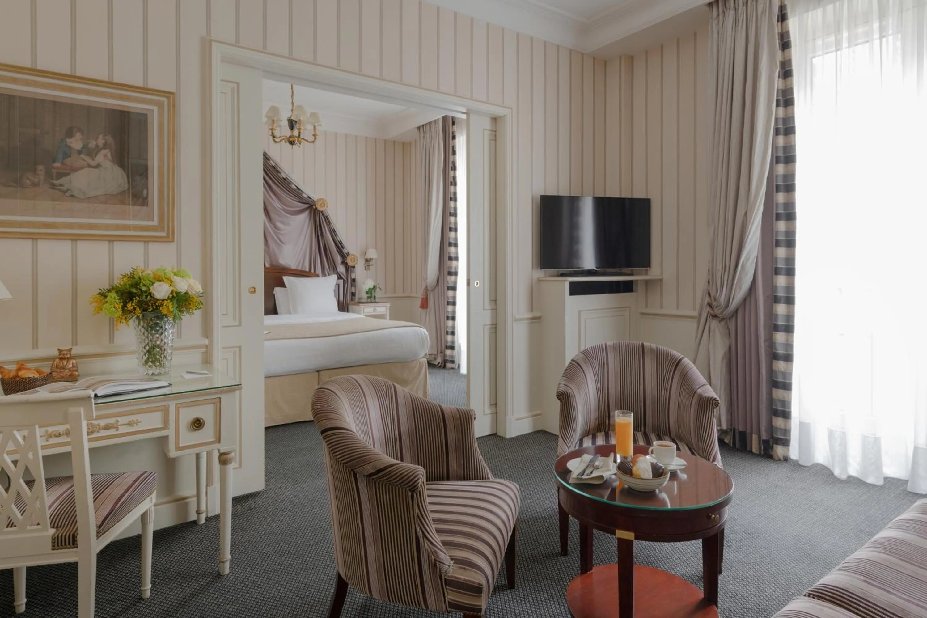 Suite in Hôtel Napoleon Paris