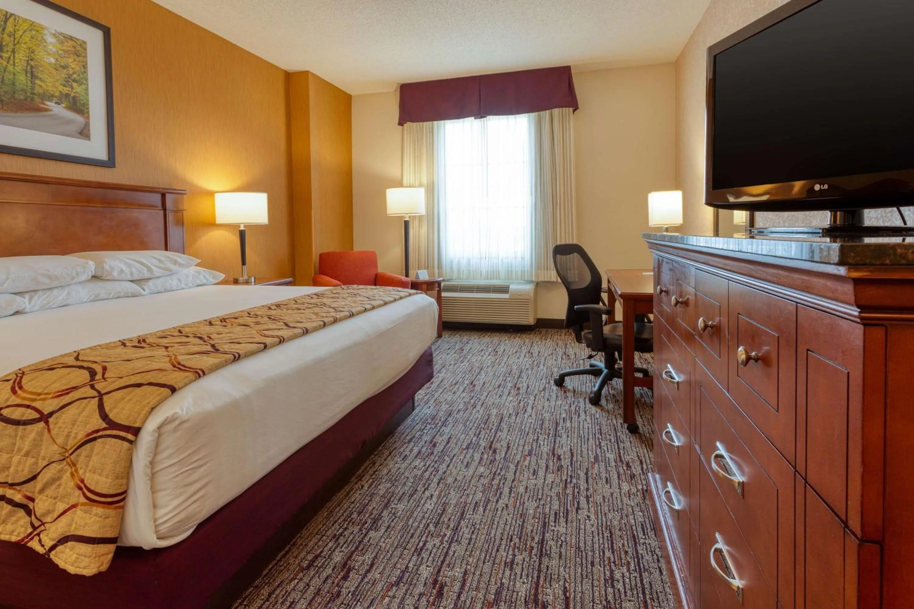 Superior King Room with Spa Bath in Drury Inn & Suites Indianapolis Northeast